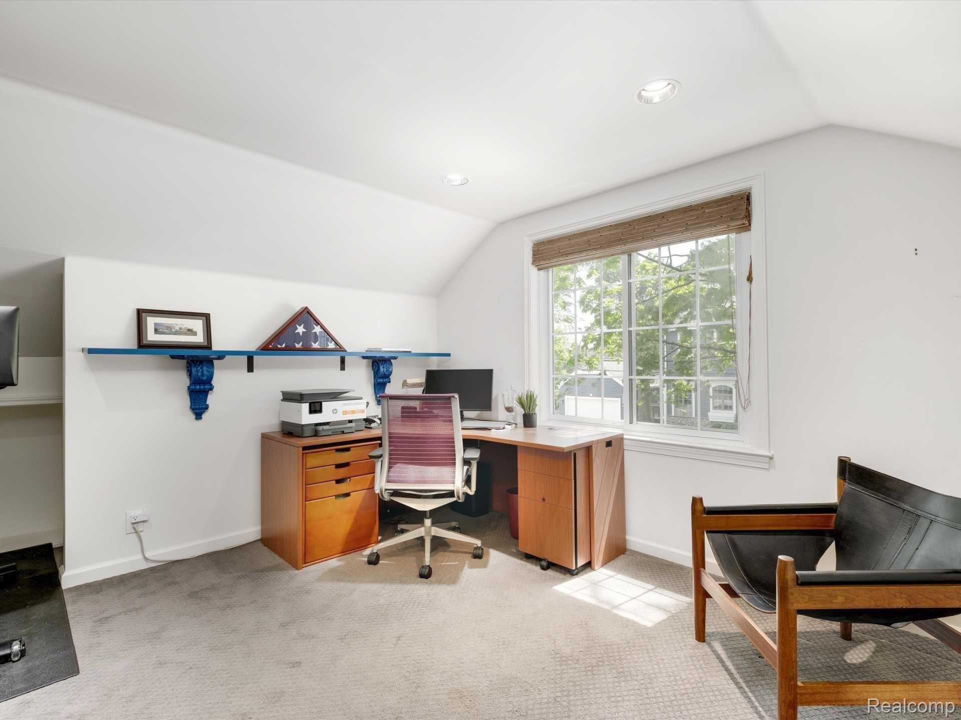 1695 WASHINGTON Boulevard