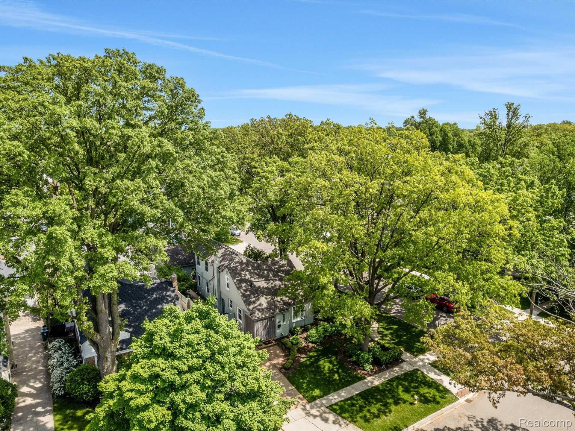 1695 WASHINGTON Boulevard