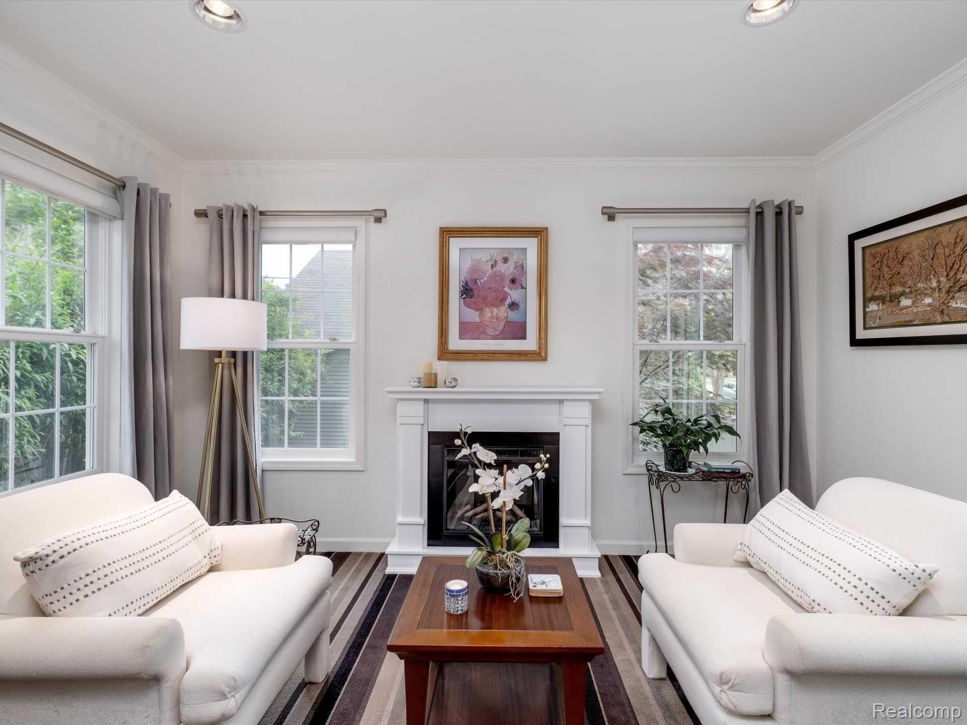 1695 WASHINGTON Boulevard