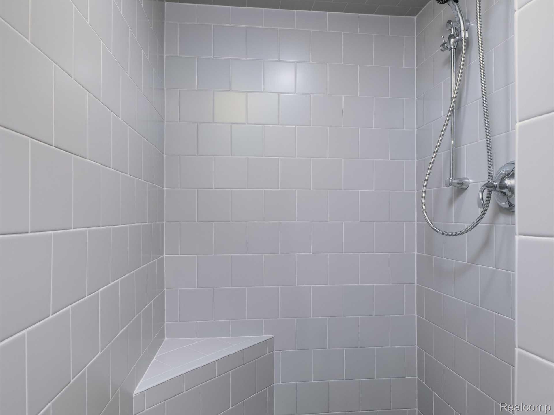 1695 WASHINGTON Boulevard