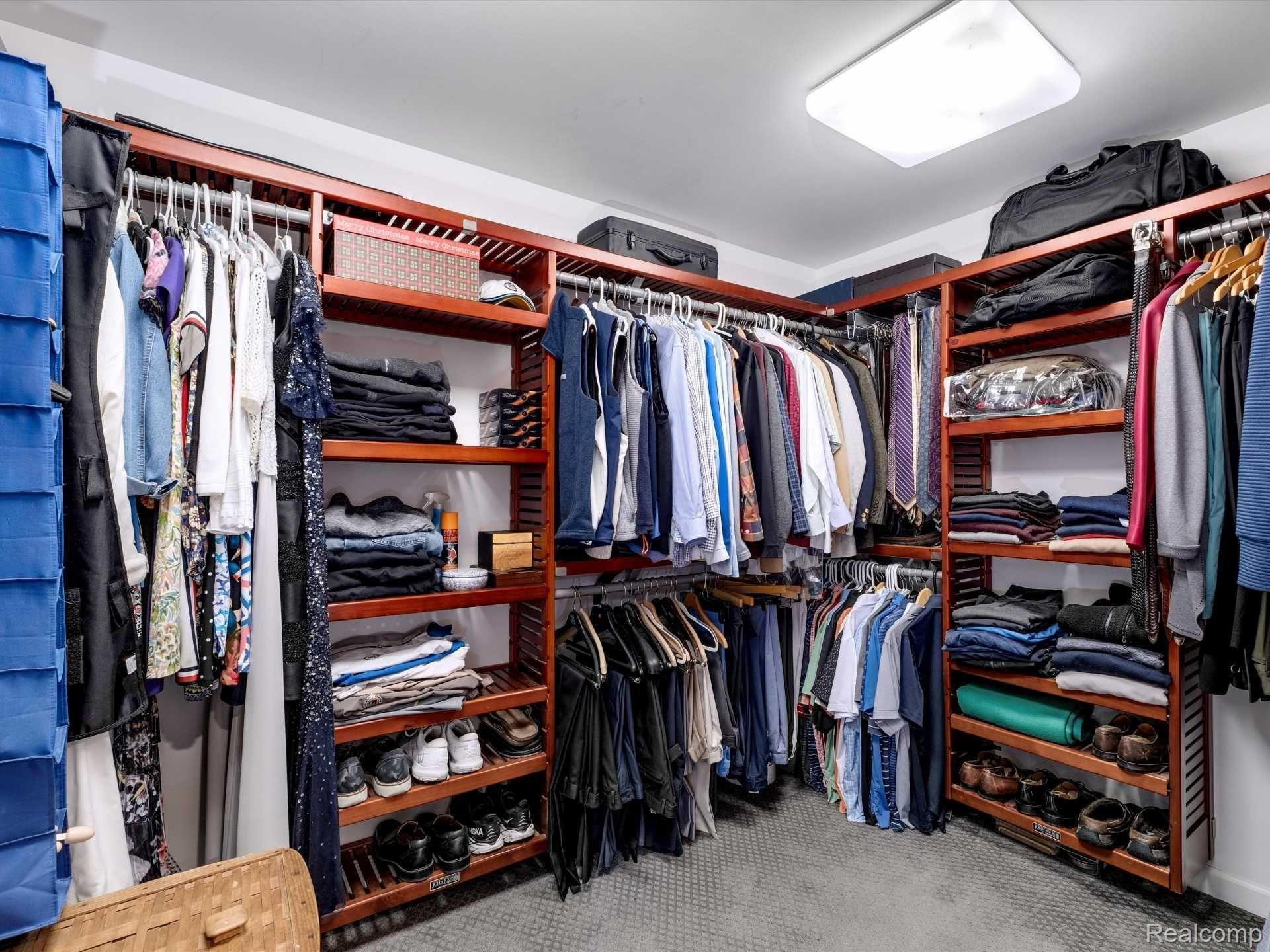 1695 WASHINGTON Boulevard