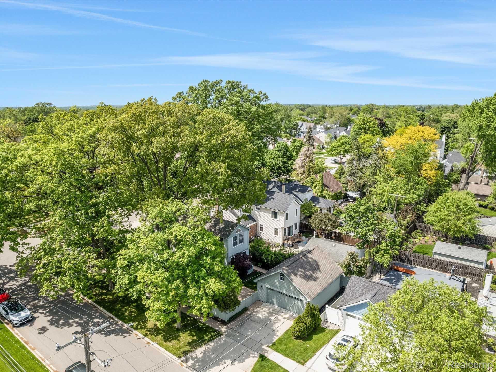 1695 WASHINGTON Boulevard