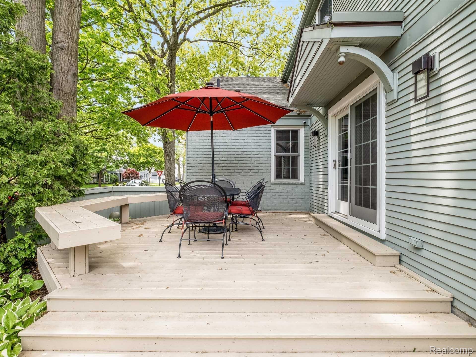 1695 WASHINGTON Boulevard