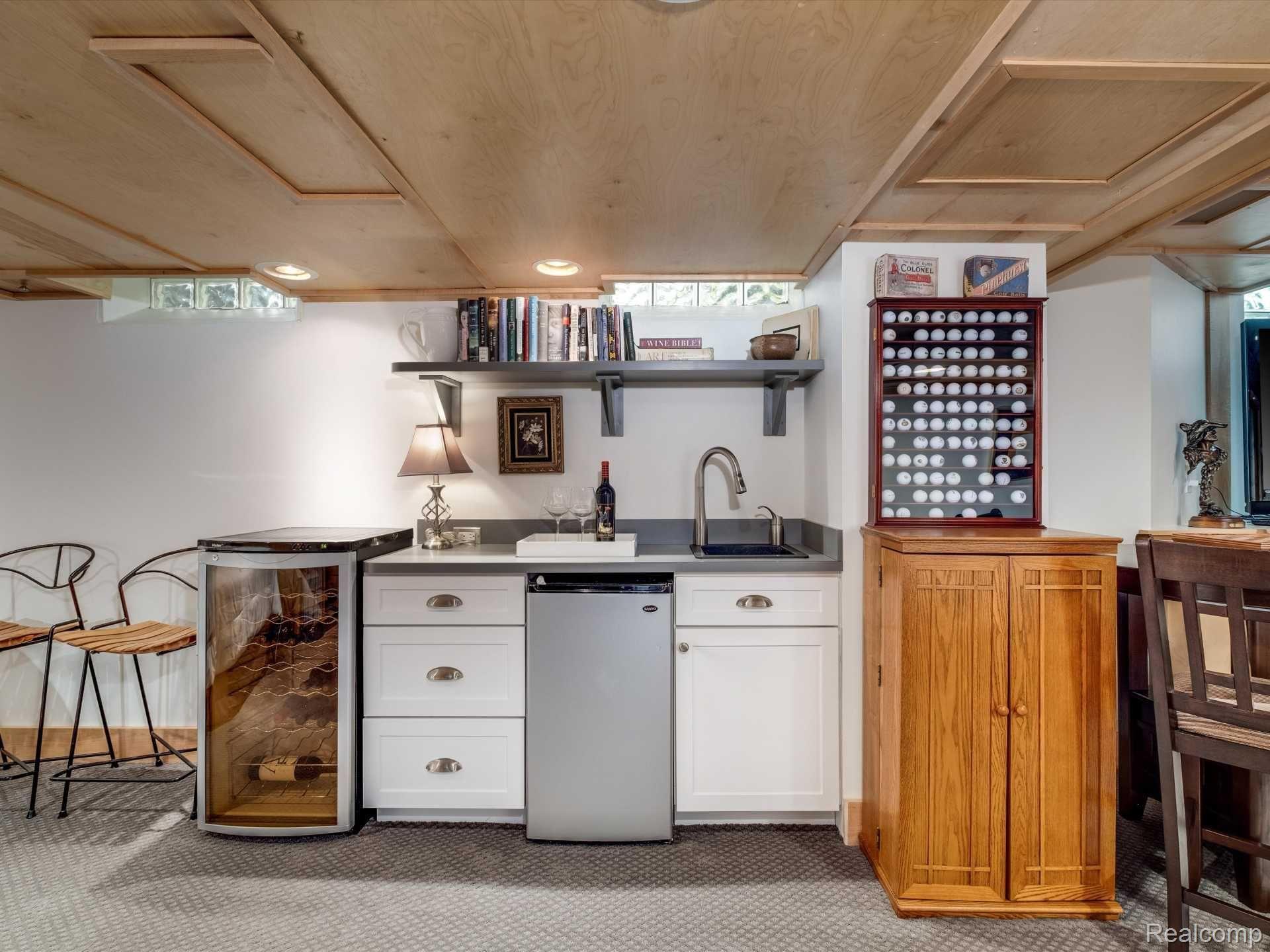 1695 WASHINGTON Boulevard