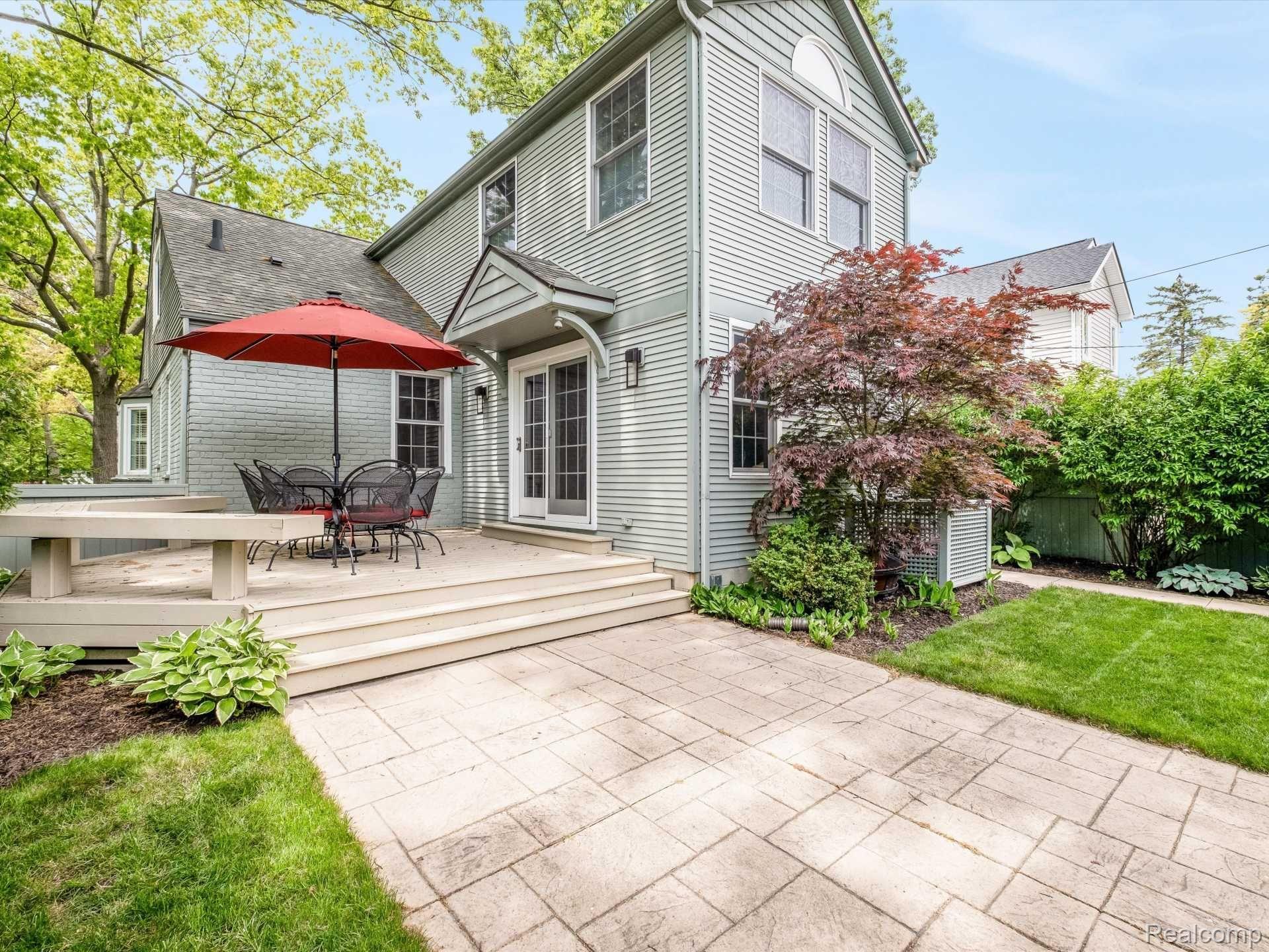 1695 WASHINGTON Boulevard