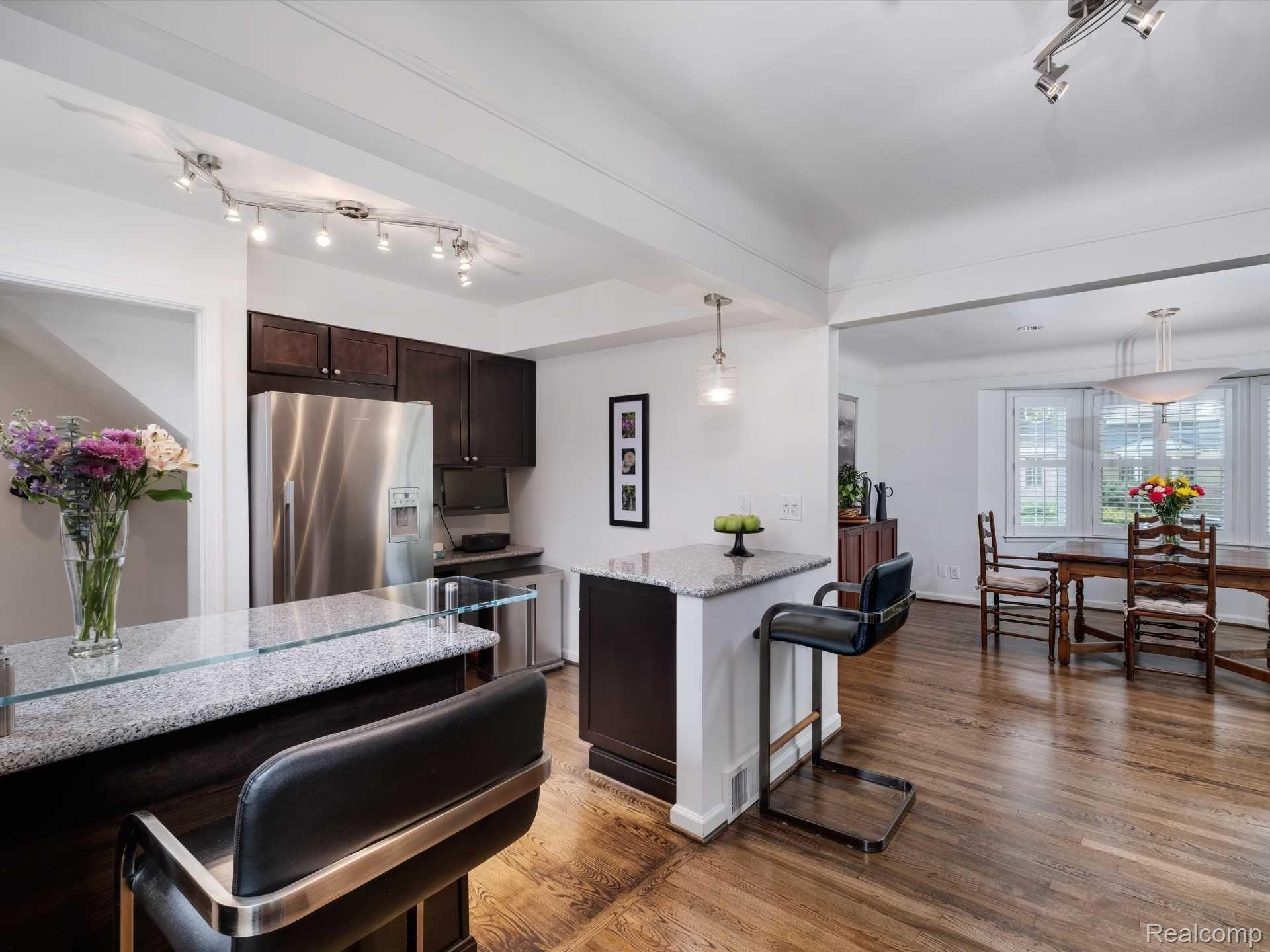 1695 WASHINGTON Boulevard