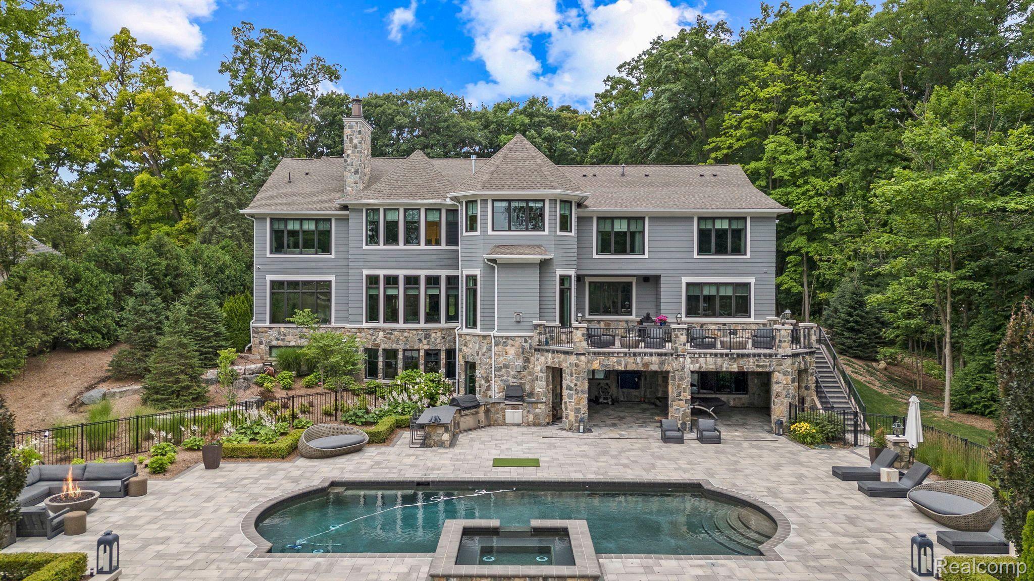 300 LOWELL