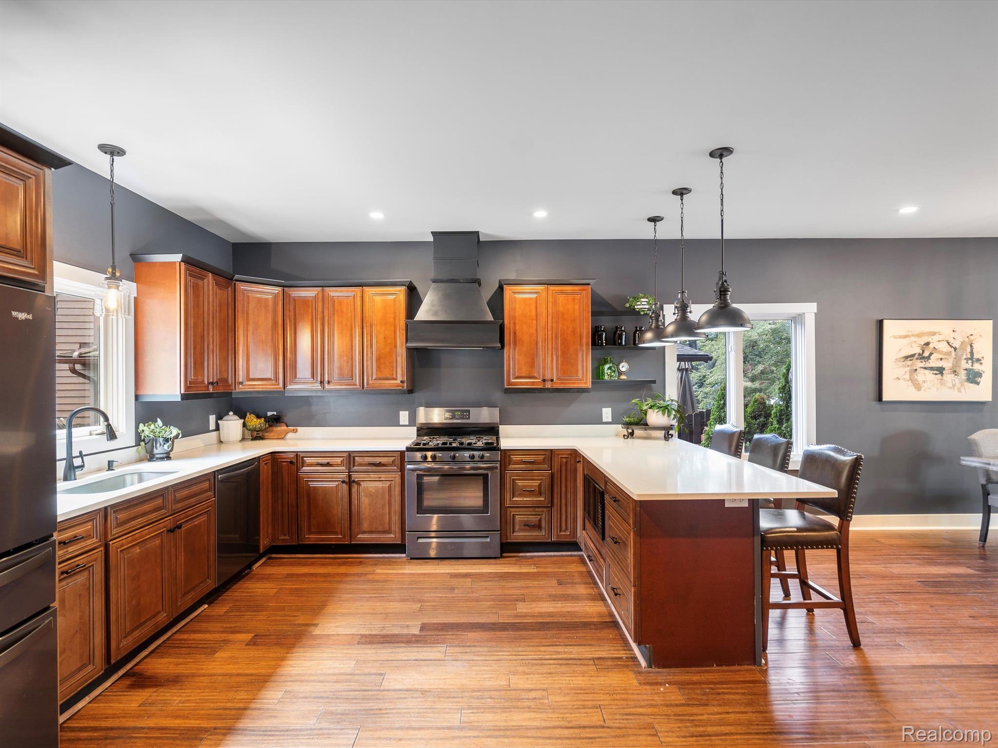 2401 RIDGE Road