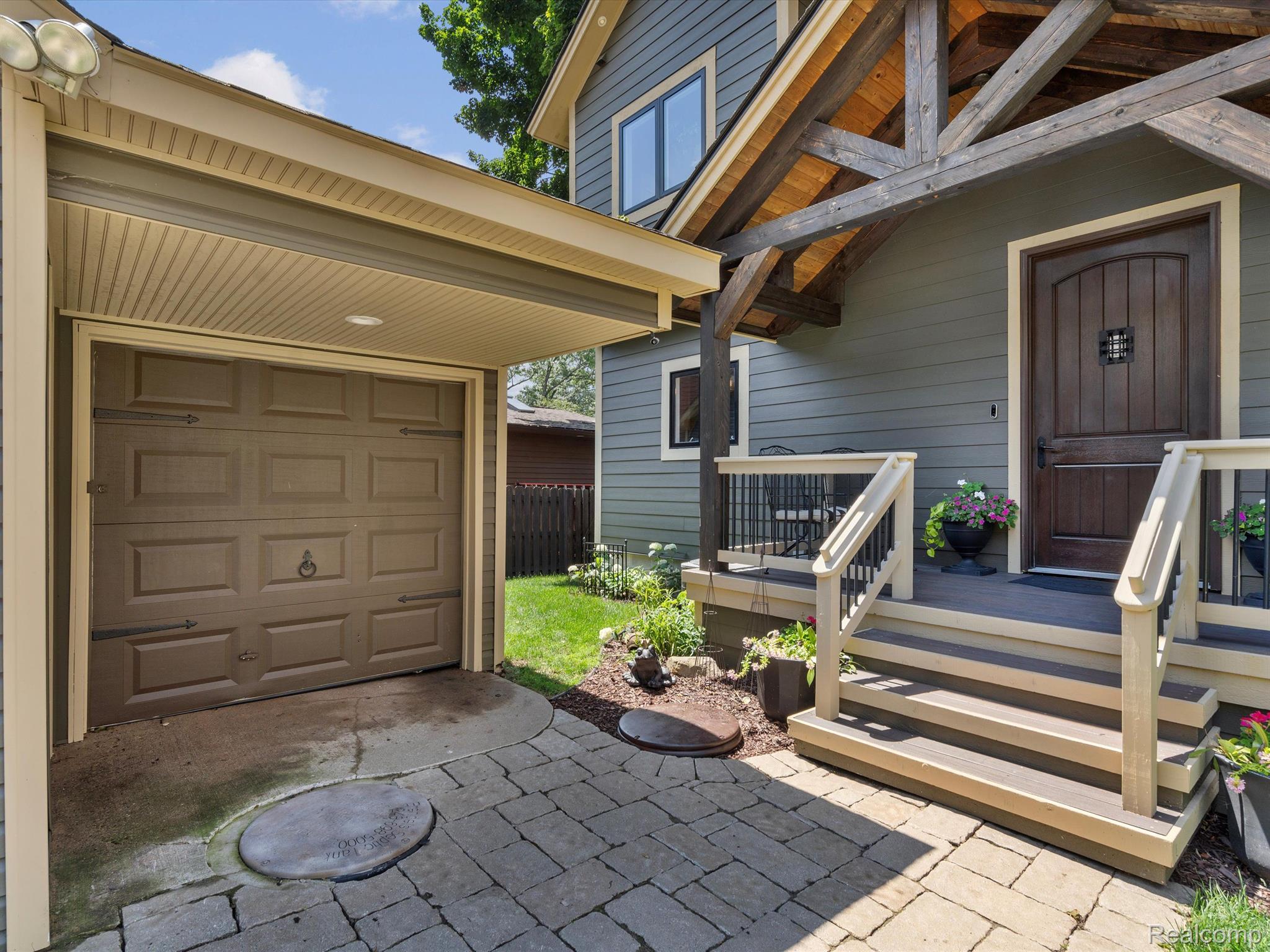 2401 RIDGE Road