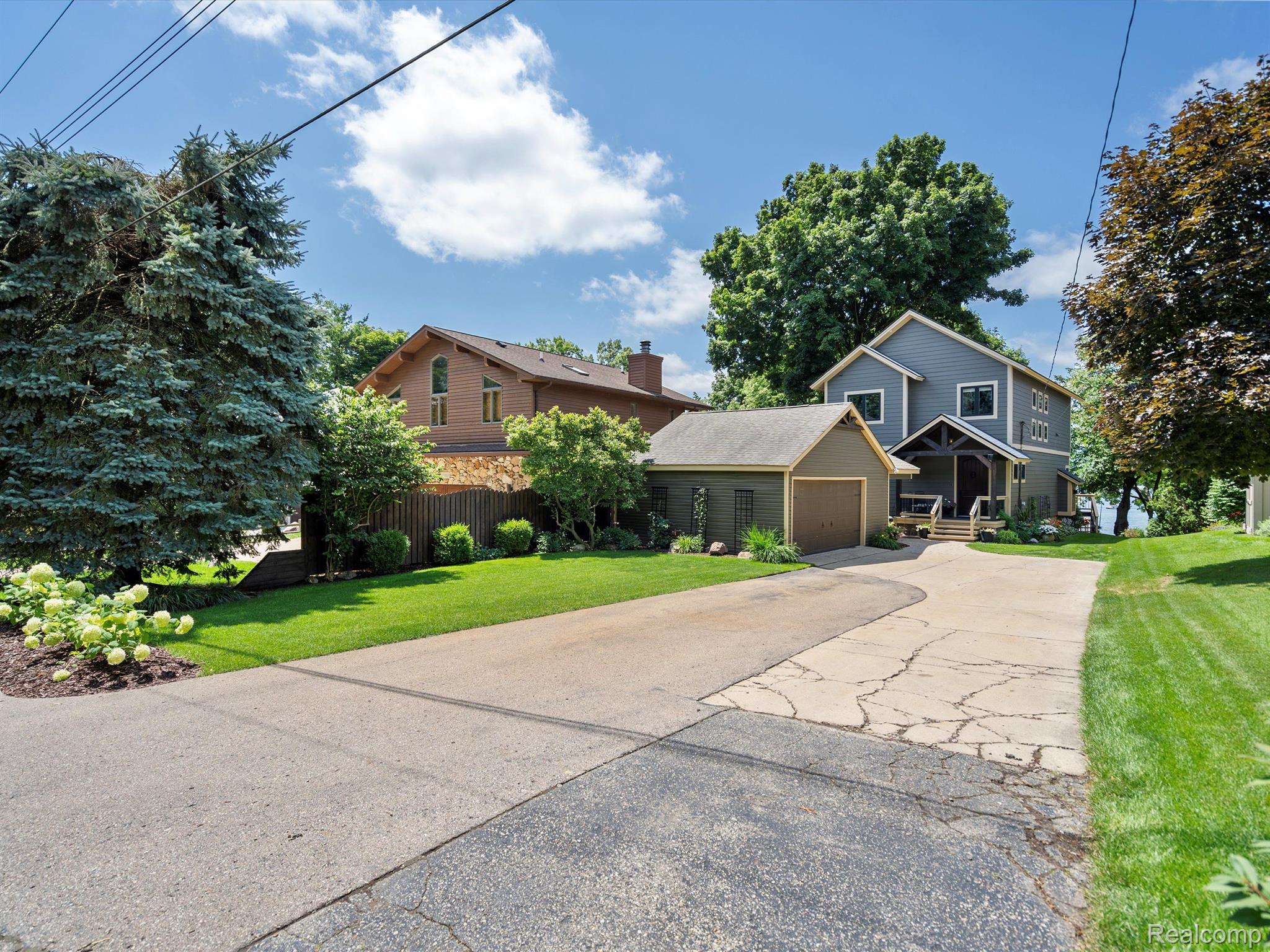 2401 RIDGE Road