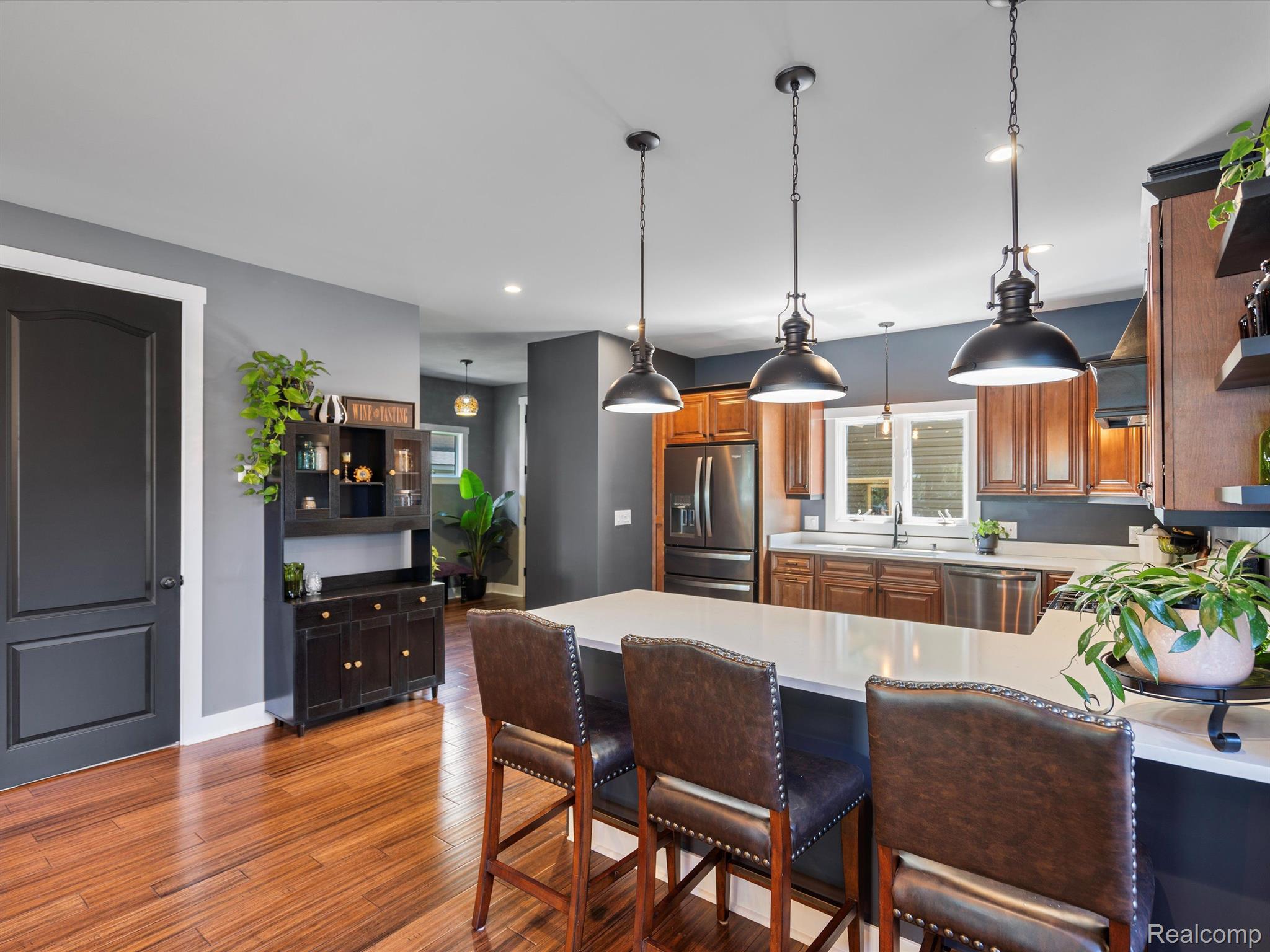 2401 RIDGE Road