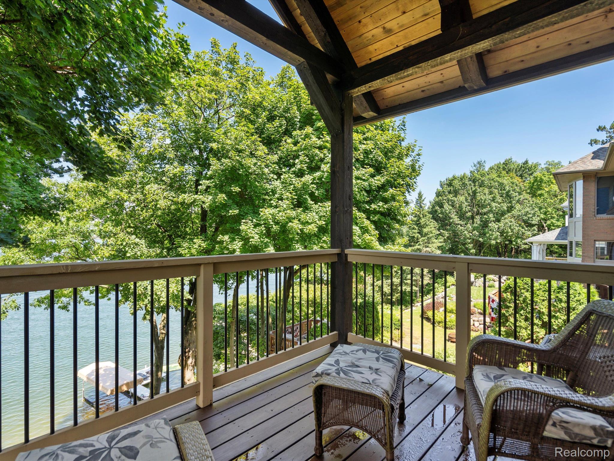 2401 RIDGE Road
