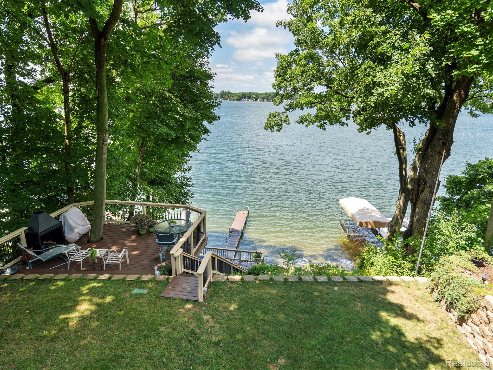 2401 RIDGE Road