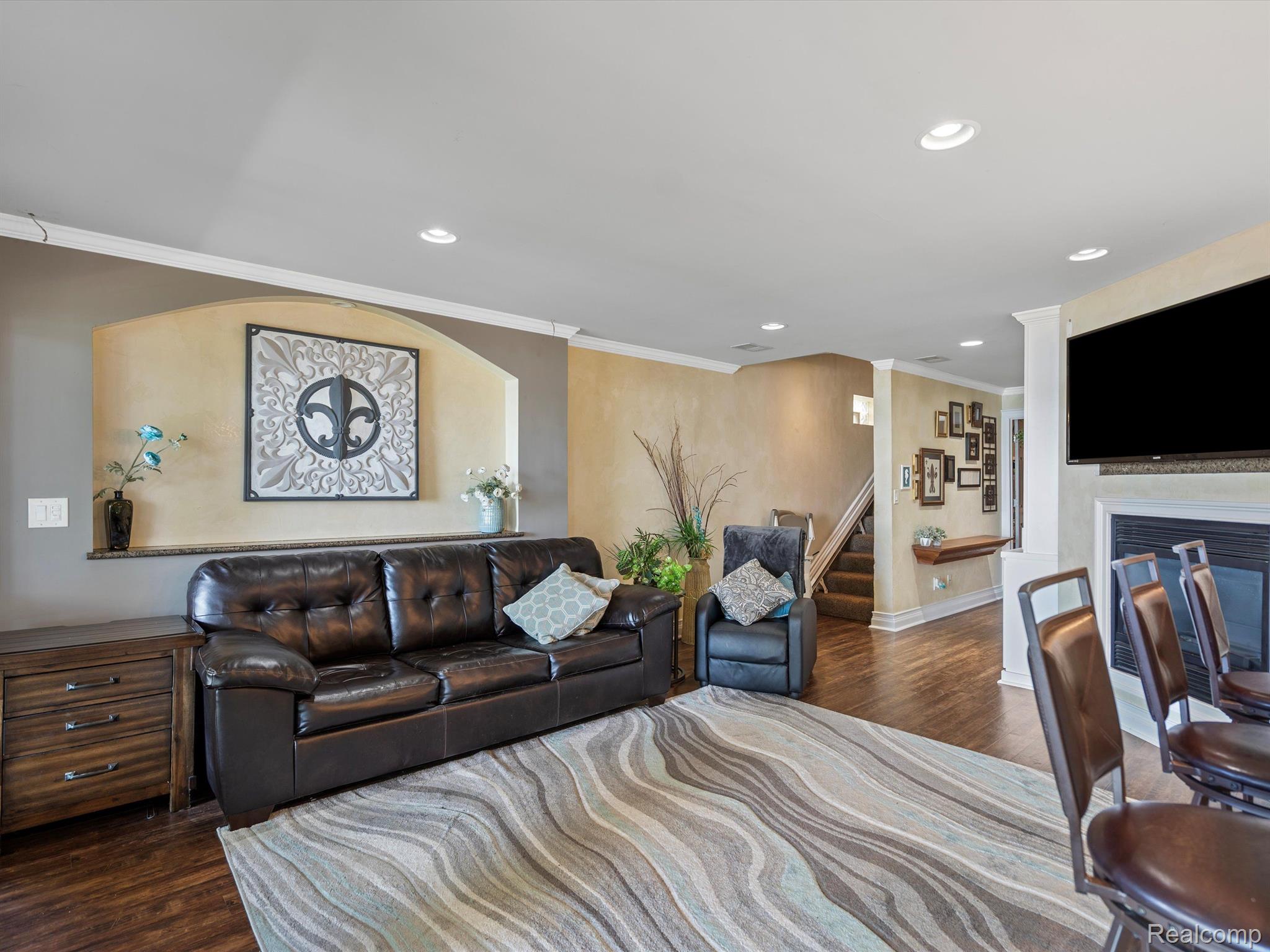 2401 RIDGE Road