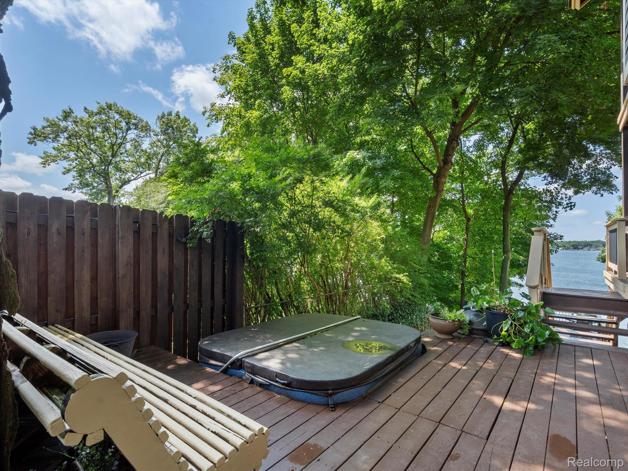 2401 RIDGE Road