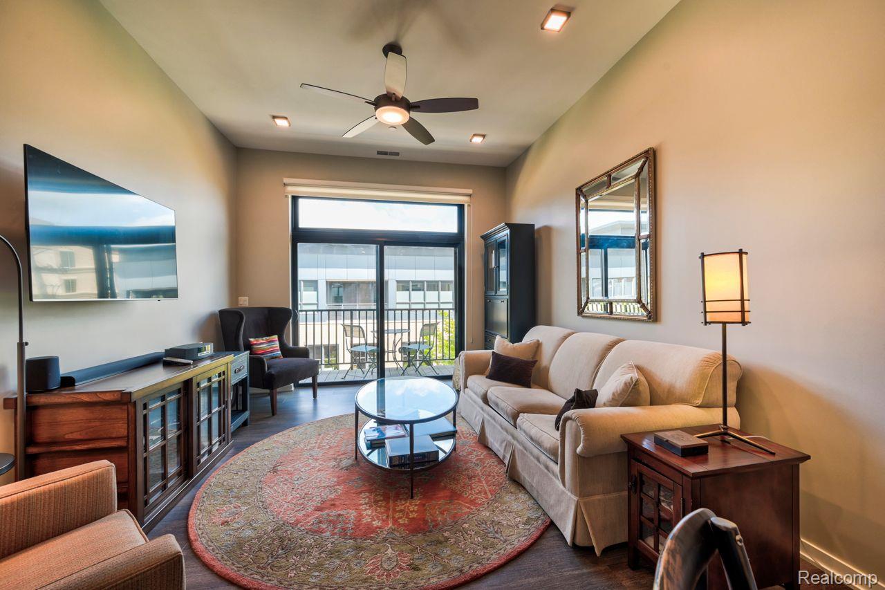 750 FOREST Avenue #308