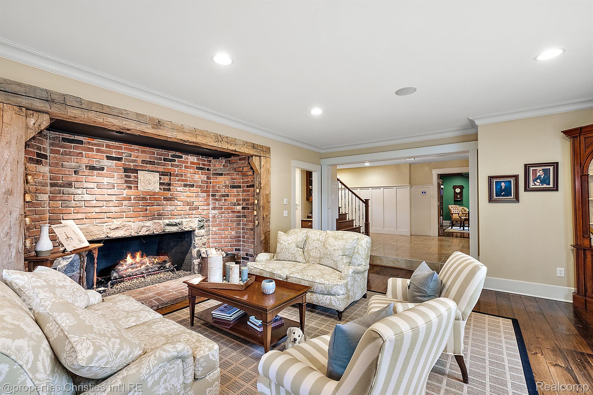 861 WESTWOOD Drive
