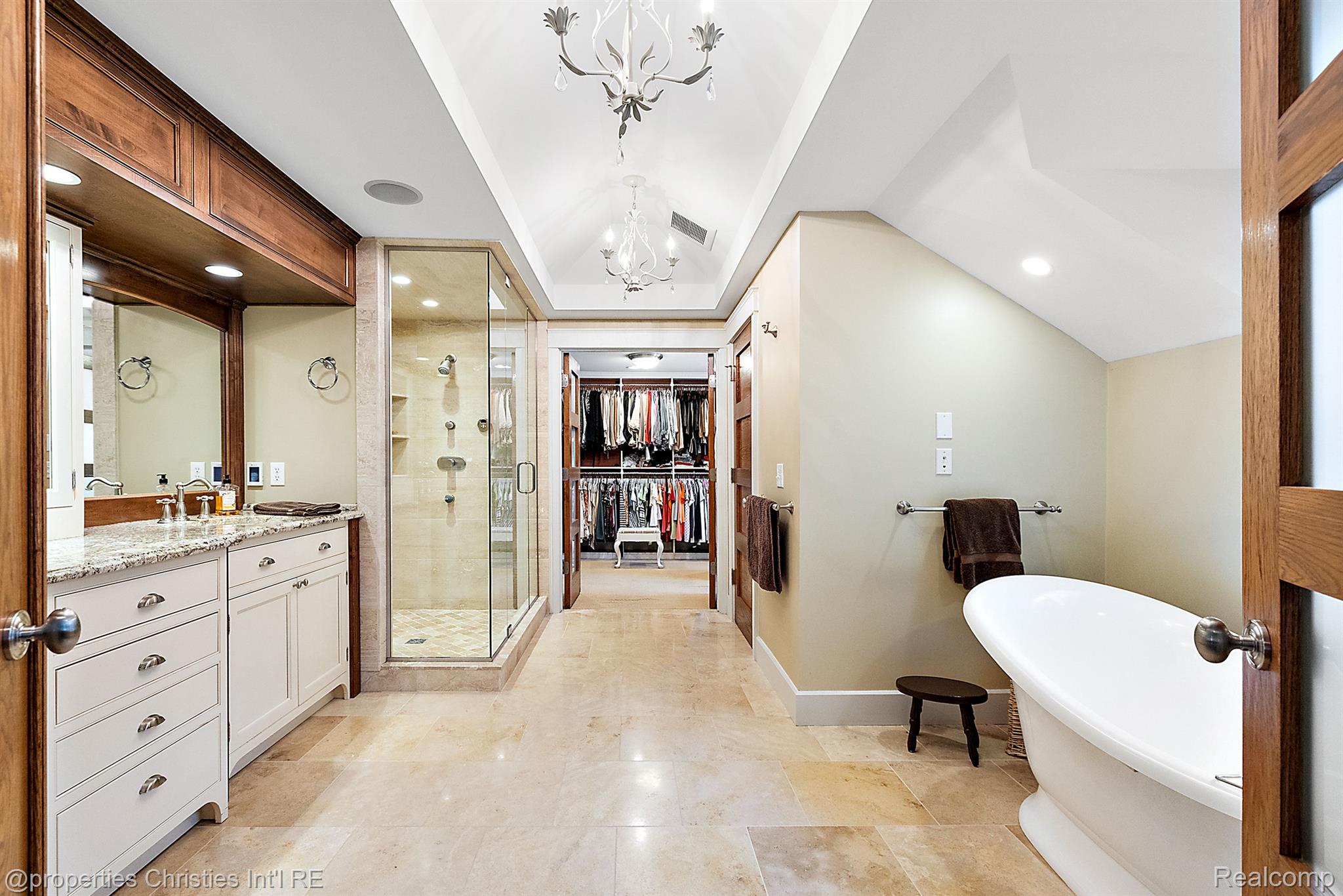 861 WESTWOOD Drive