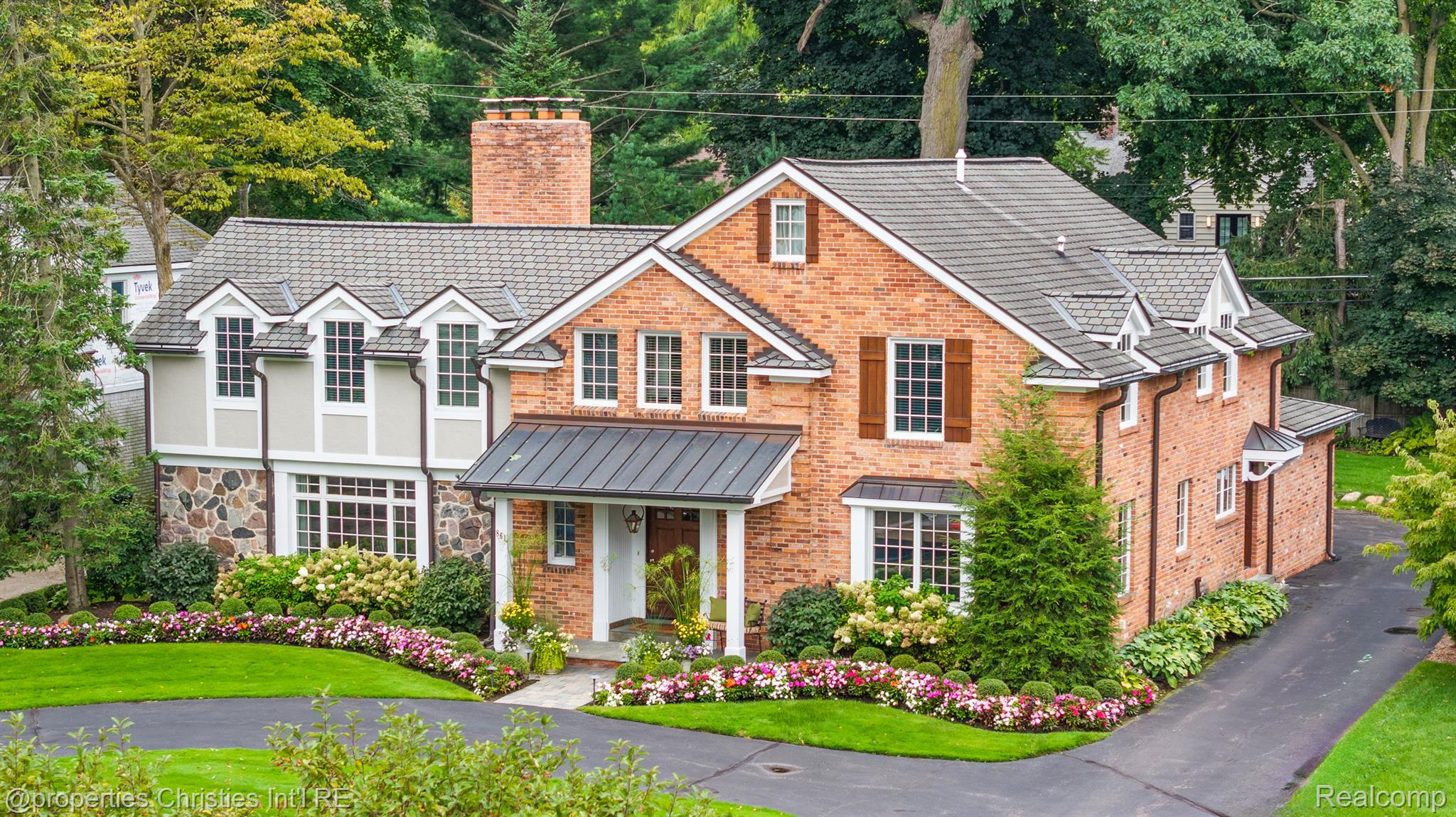 861 WESTWOOD Drive