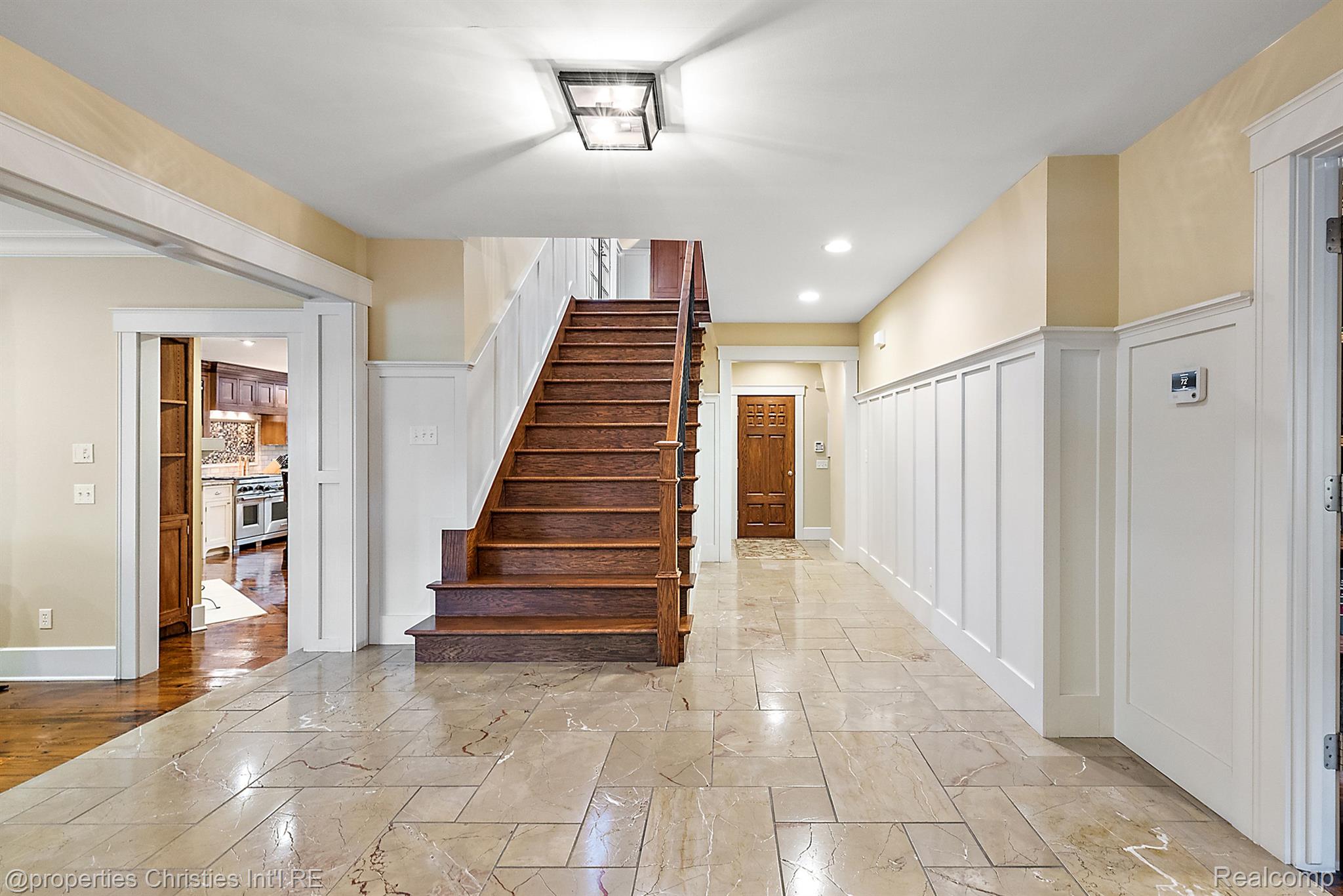 861 WESTWOOD Drive