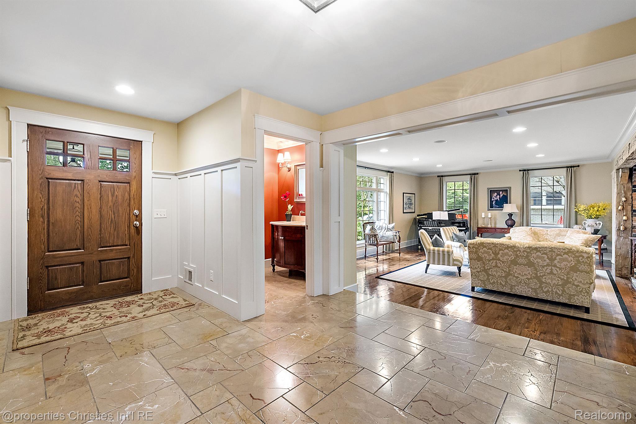861 WESTWOOD Drive