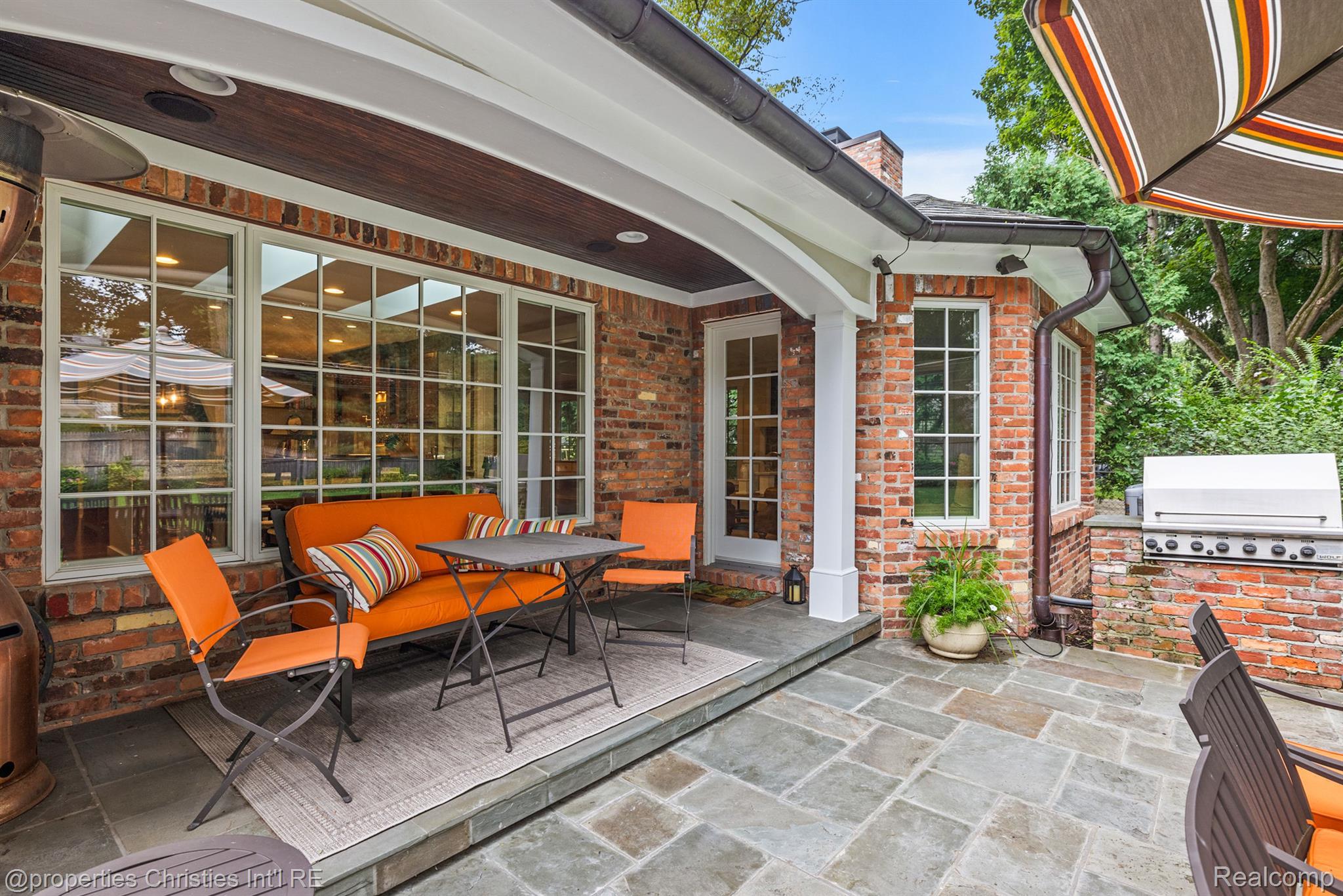 861 WESTWOOD Drive