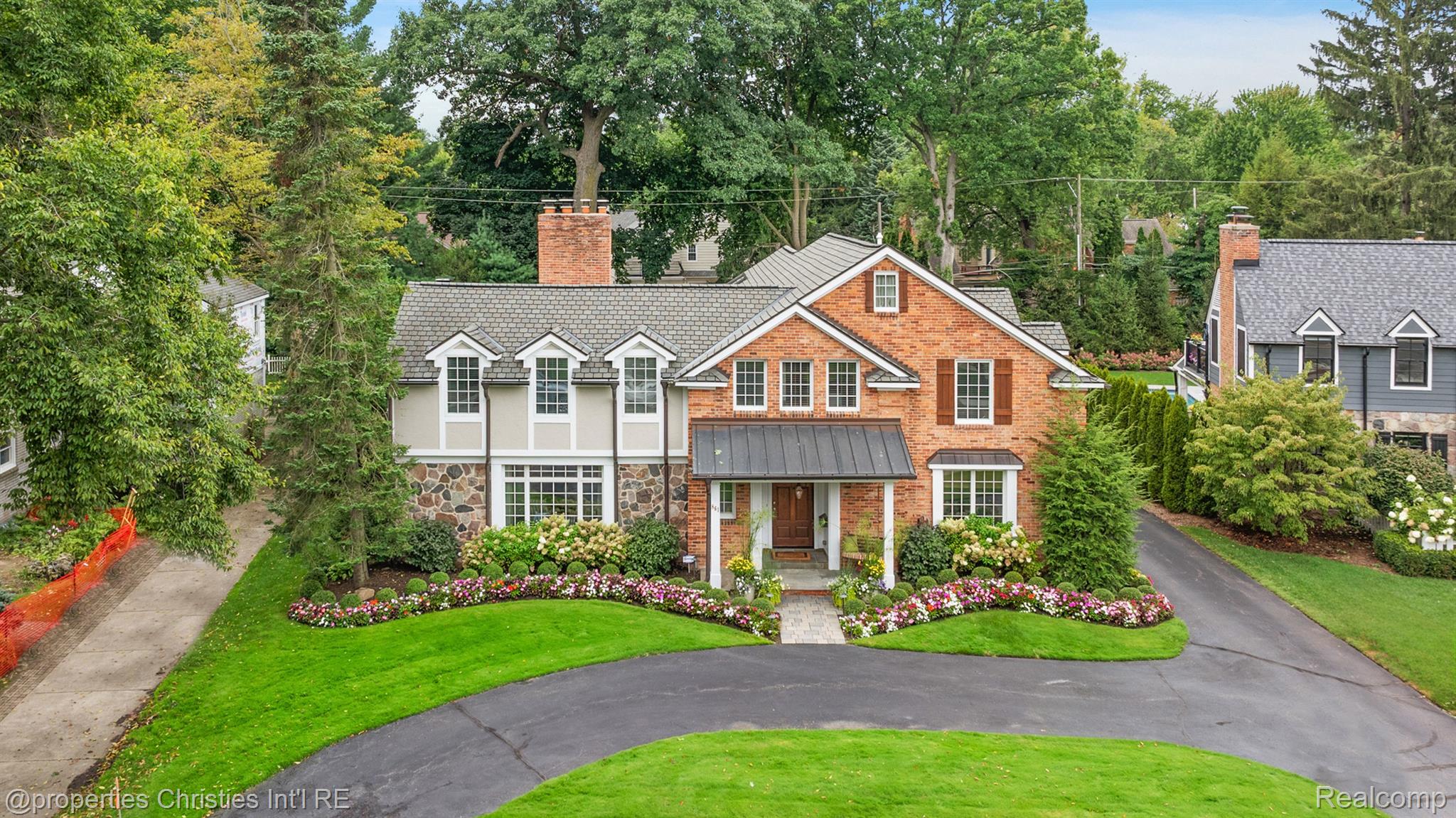 861 WESTWOOD Drive