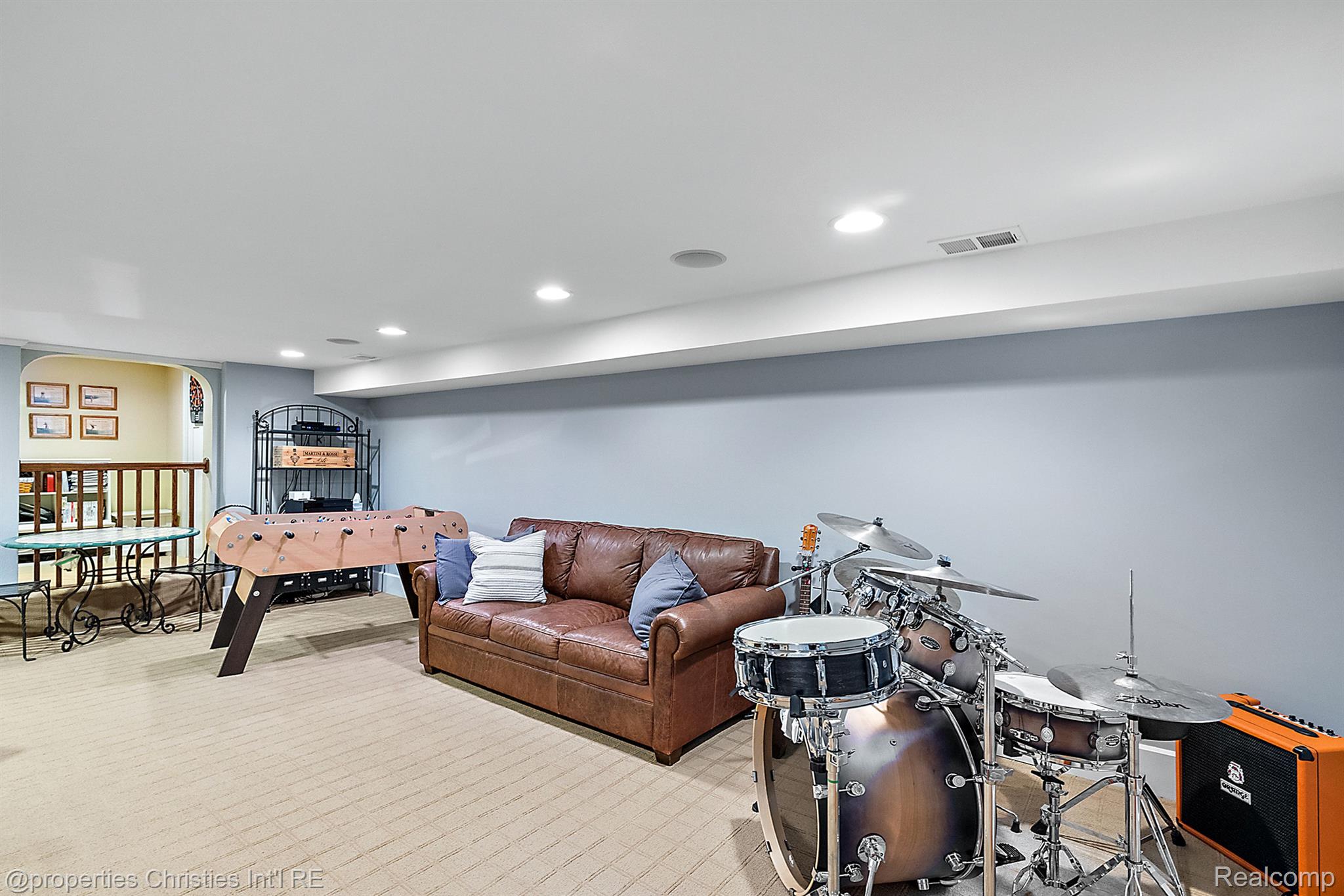 861 WESTWOOD Drive