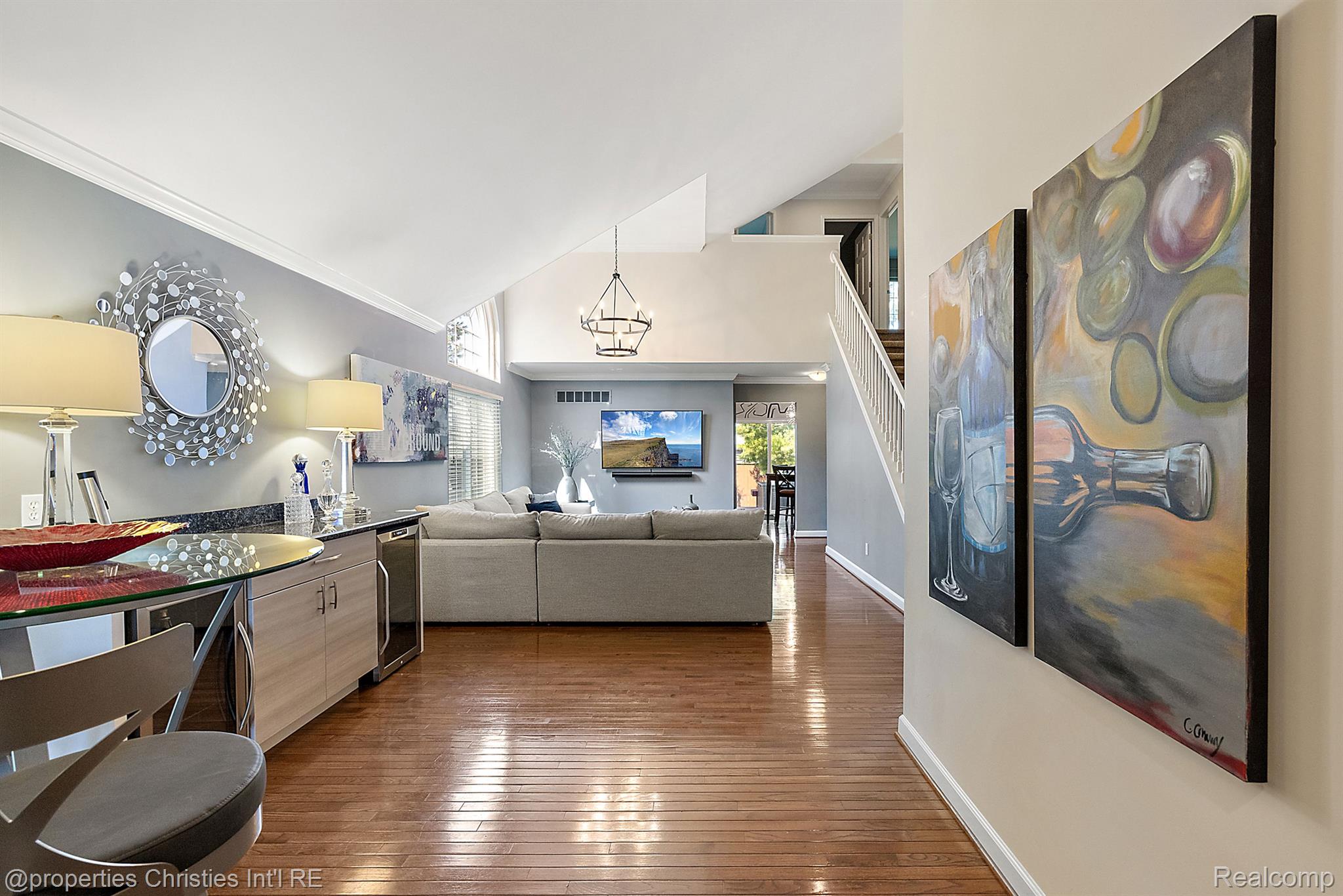 301 JAMES Circle