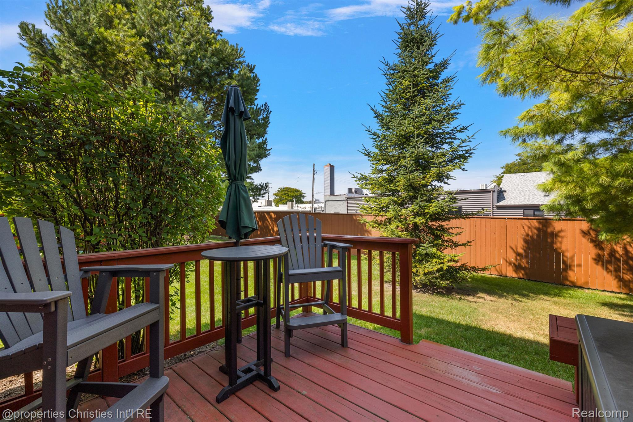 301 JAMES Circle