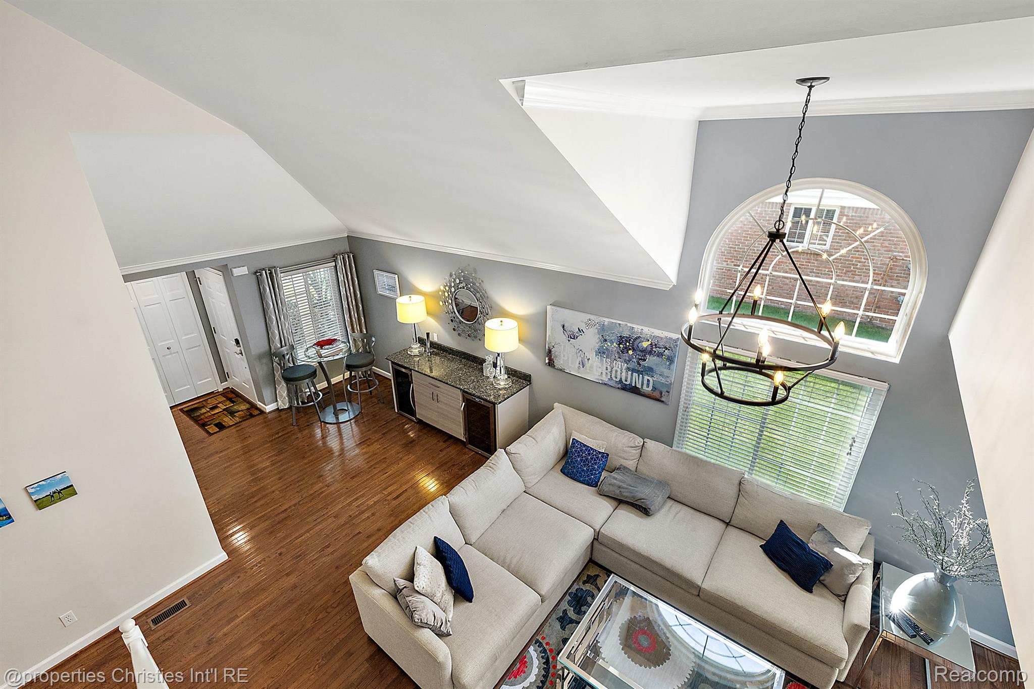 301 JAMES Circle