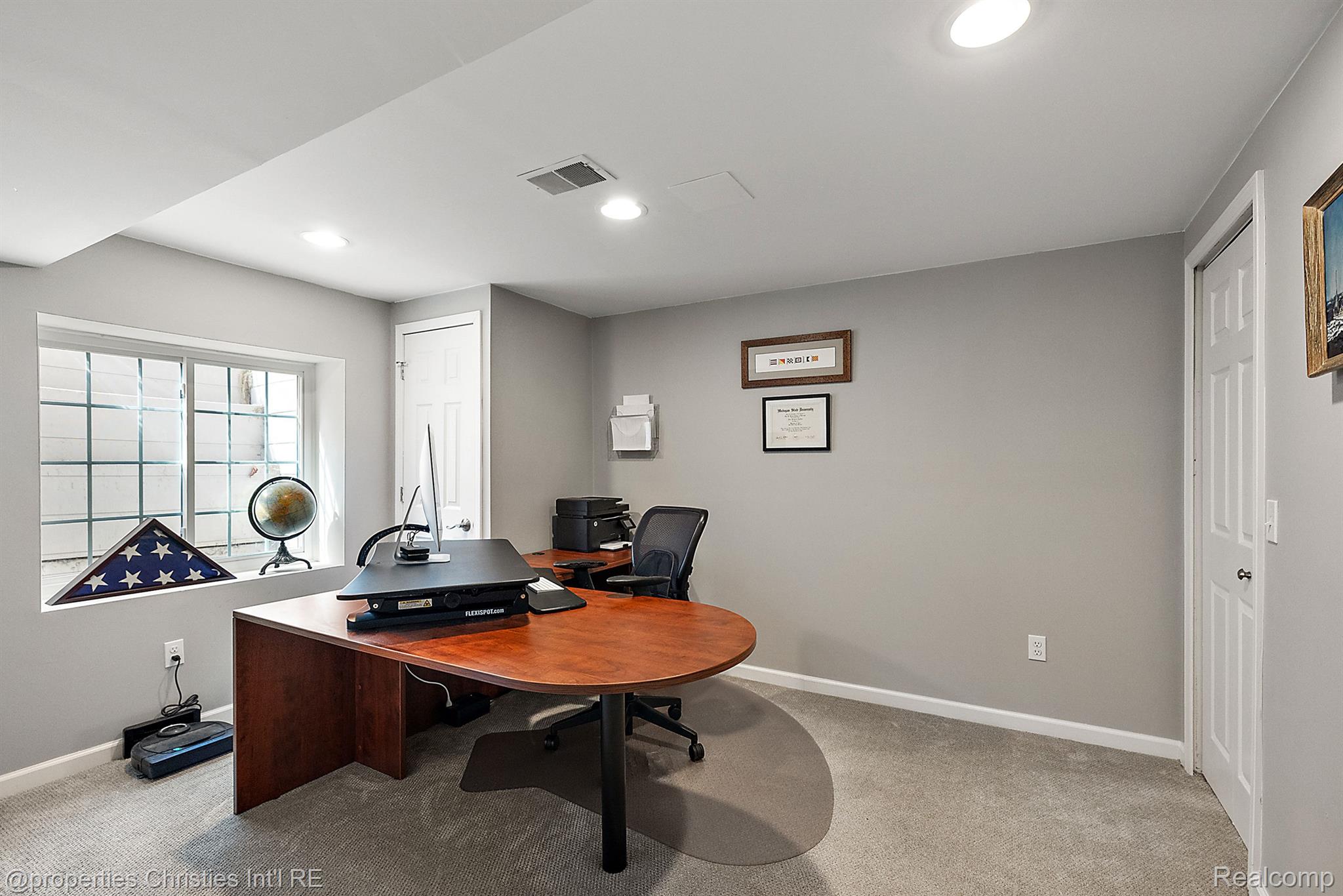 301 JAMES Circle