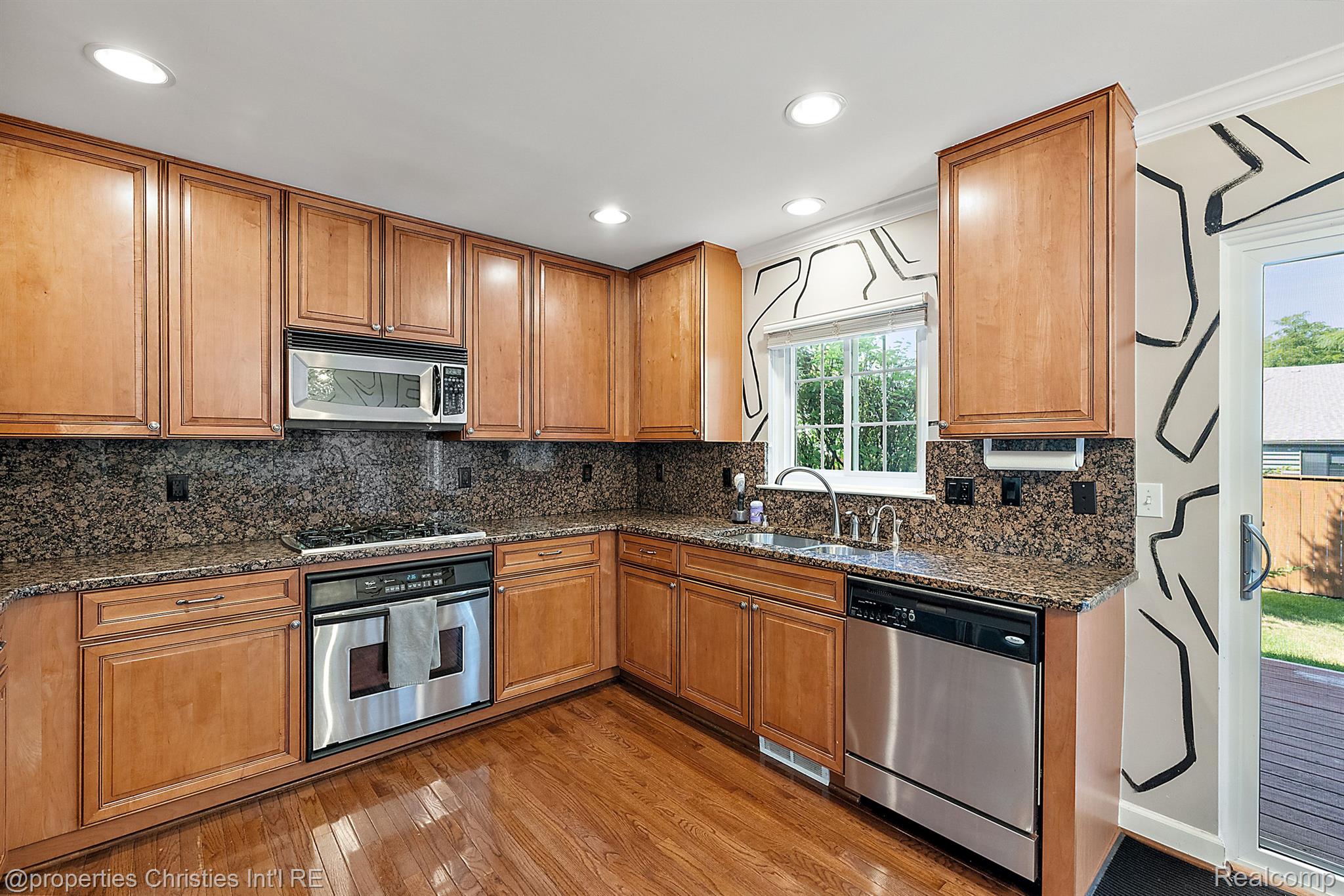 301 JAMES Circle