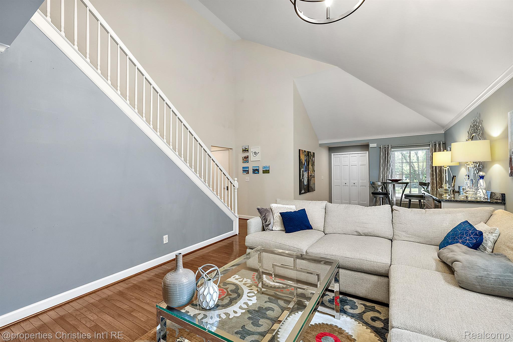 301 JAMES Circle