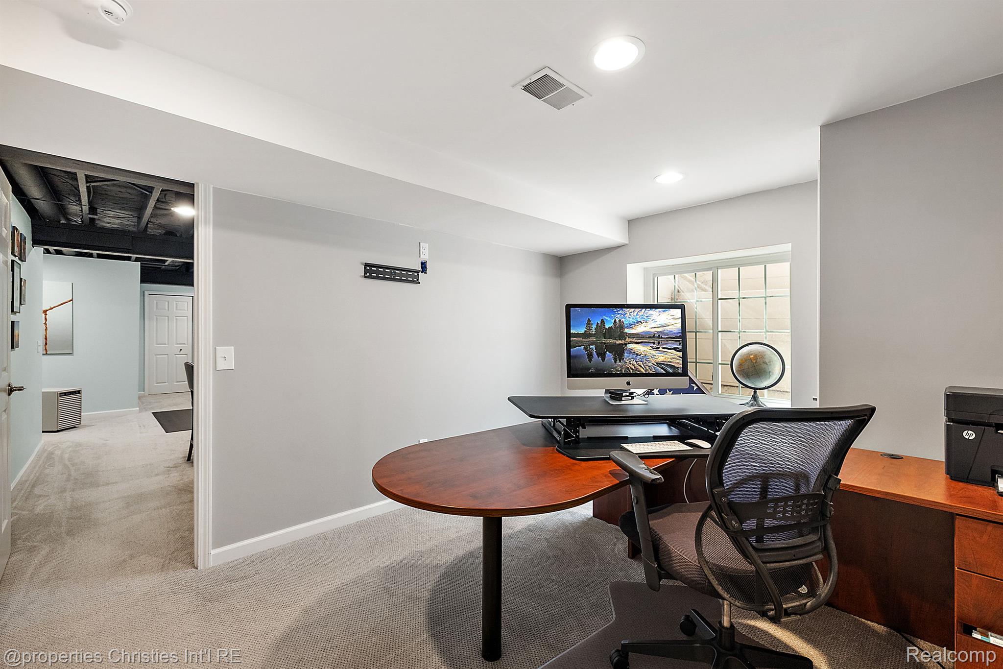 301 JAMES Circle
