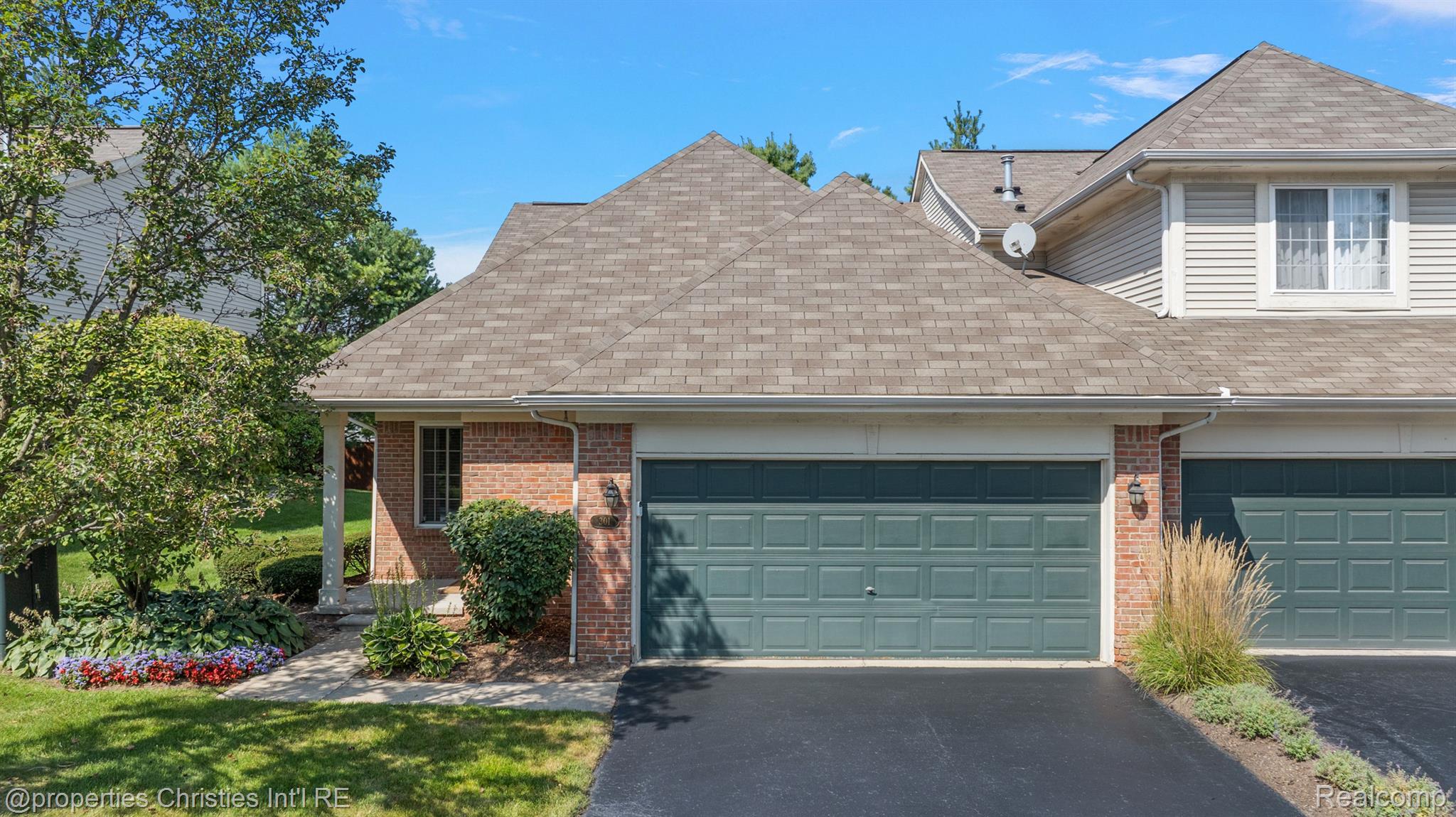 301 JAMES Circle