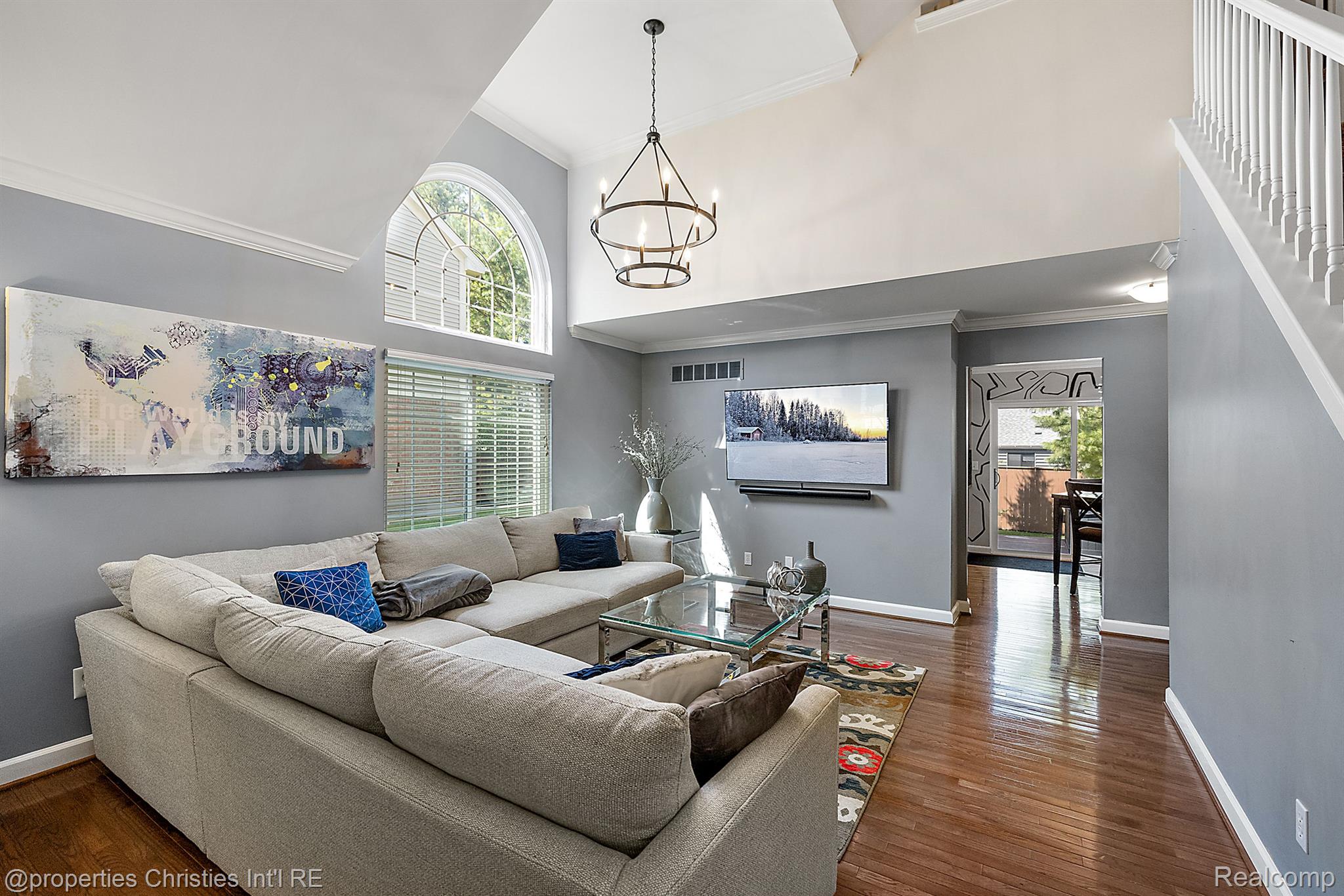301 JAMES Circle