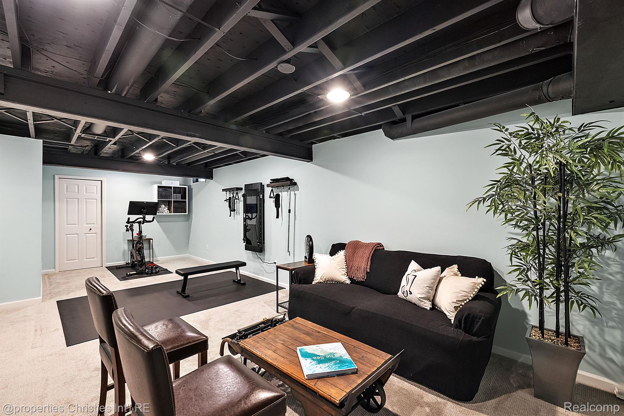 301 JAMES Circle