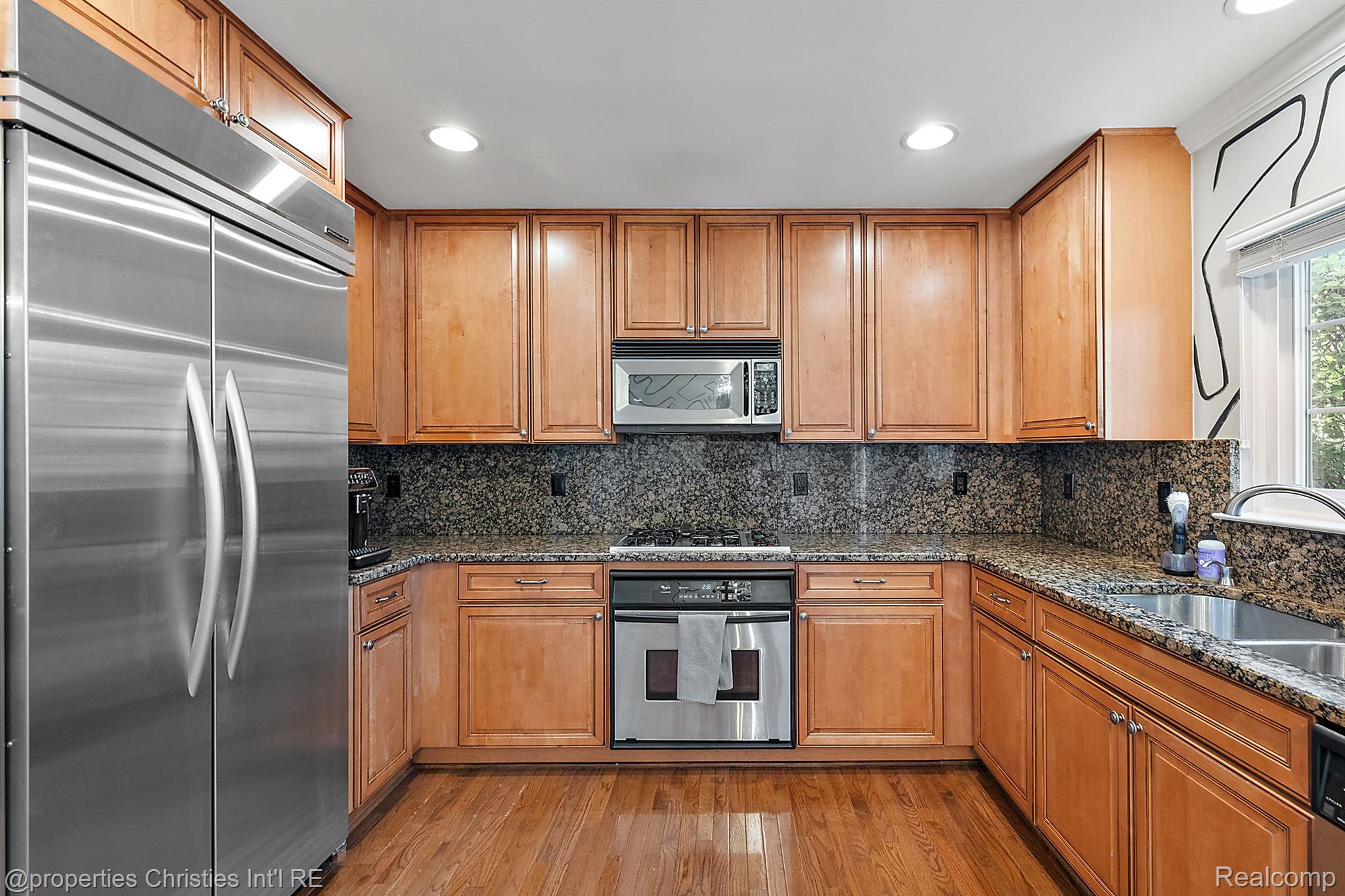 301 JAMES Circle