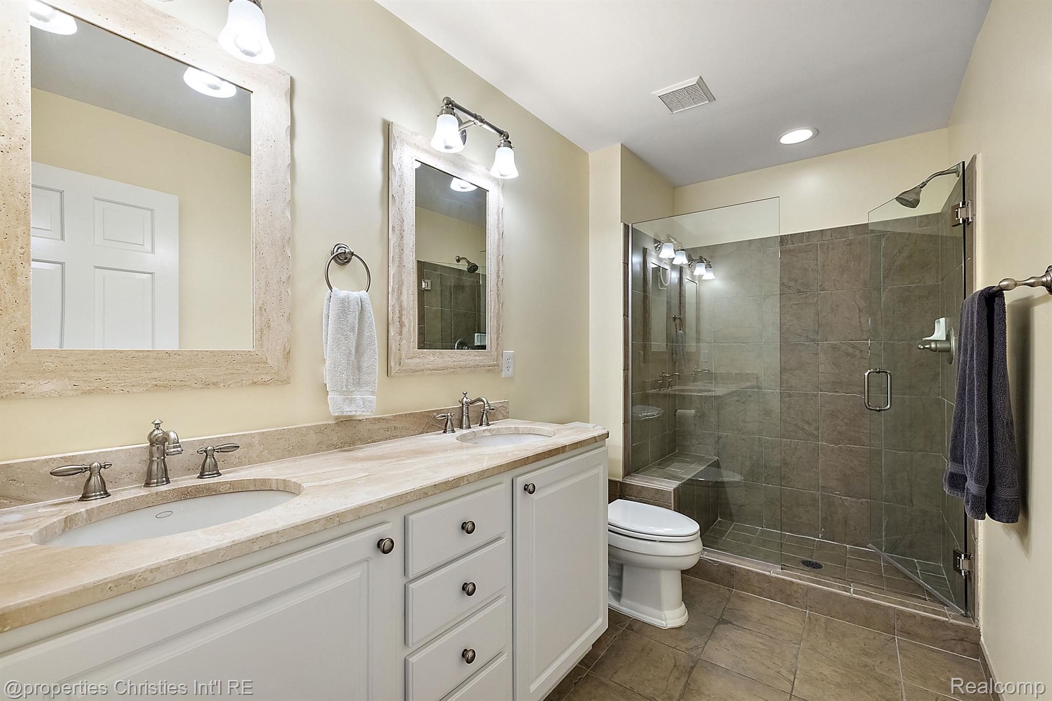 301 JAMES Circle