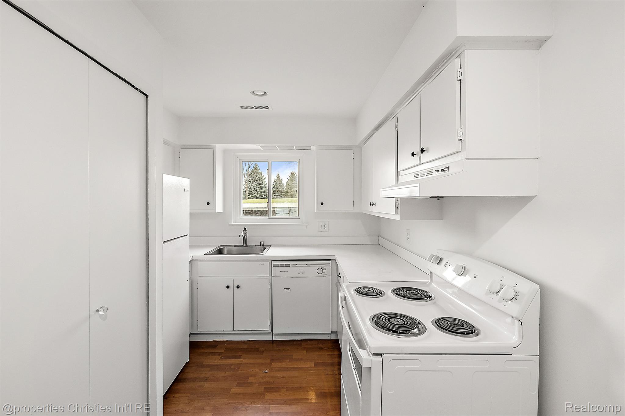 1940 KLINGENSMITH Road 44