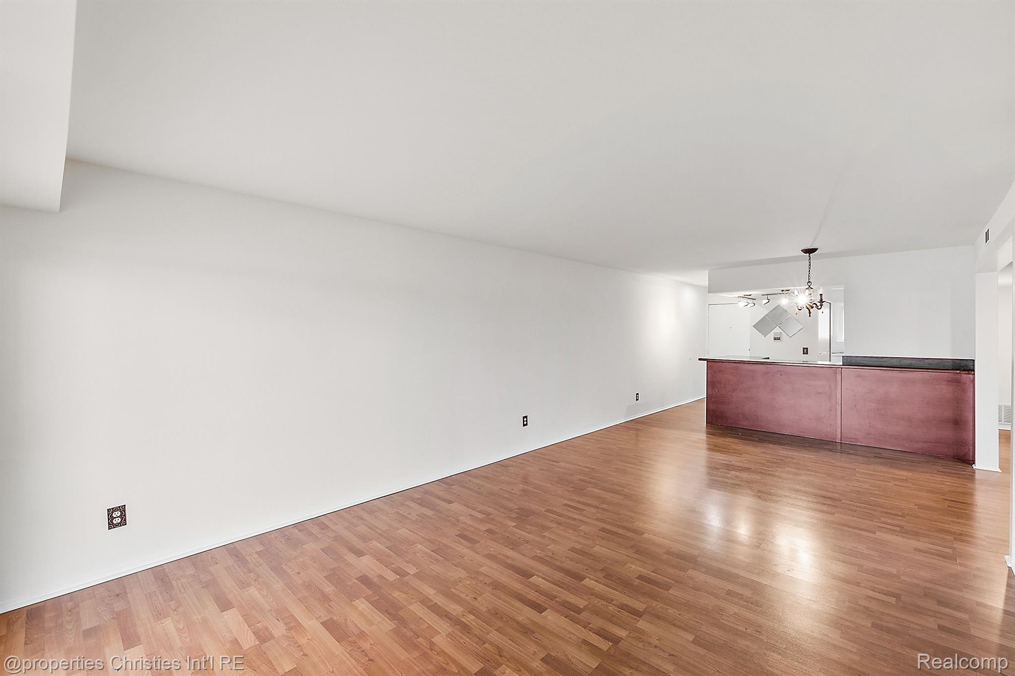 1940 KLINGENSMITH Road 44