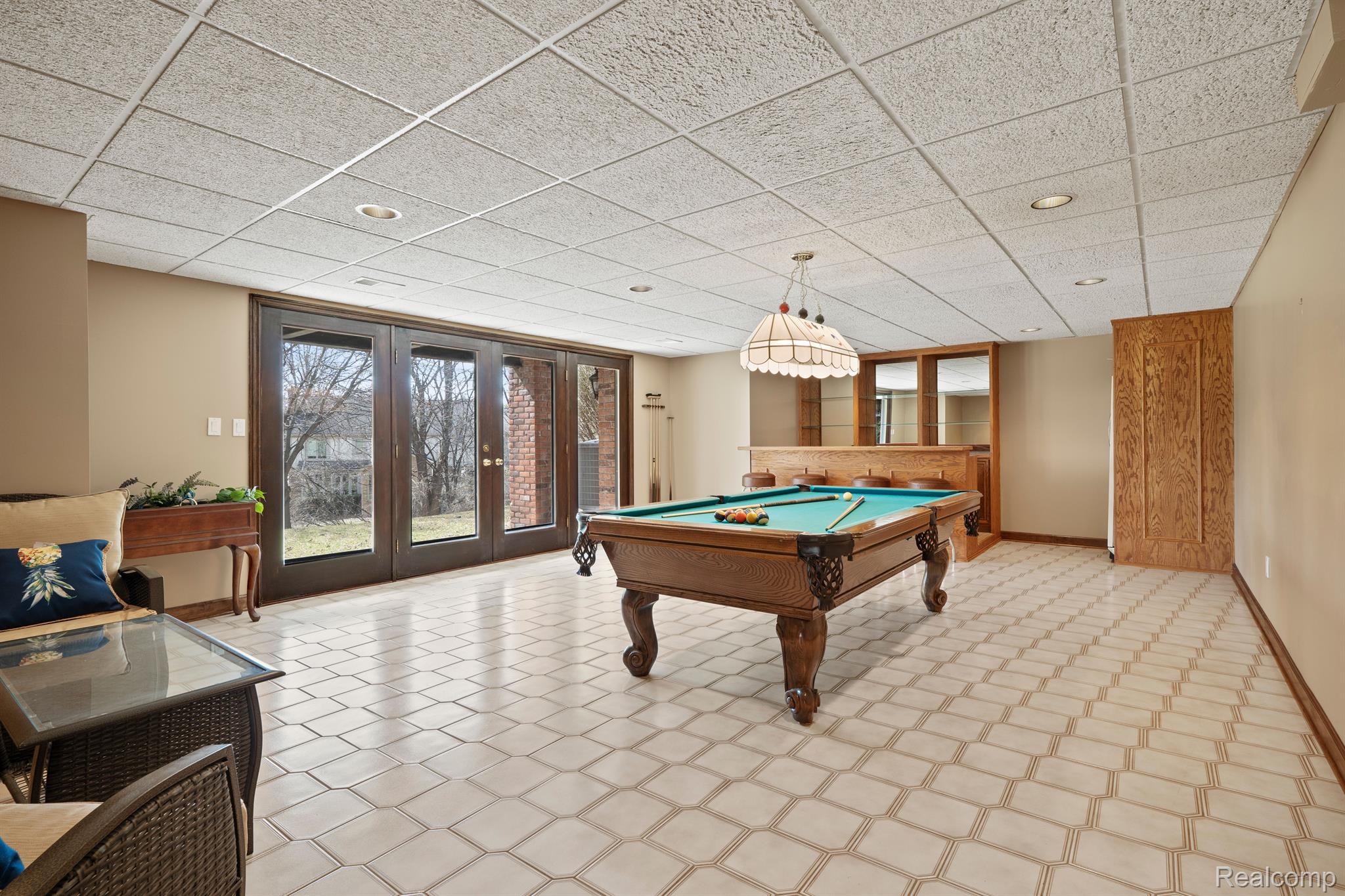 415 W HICKORY GROVE Road