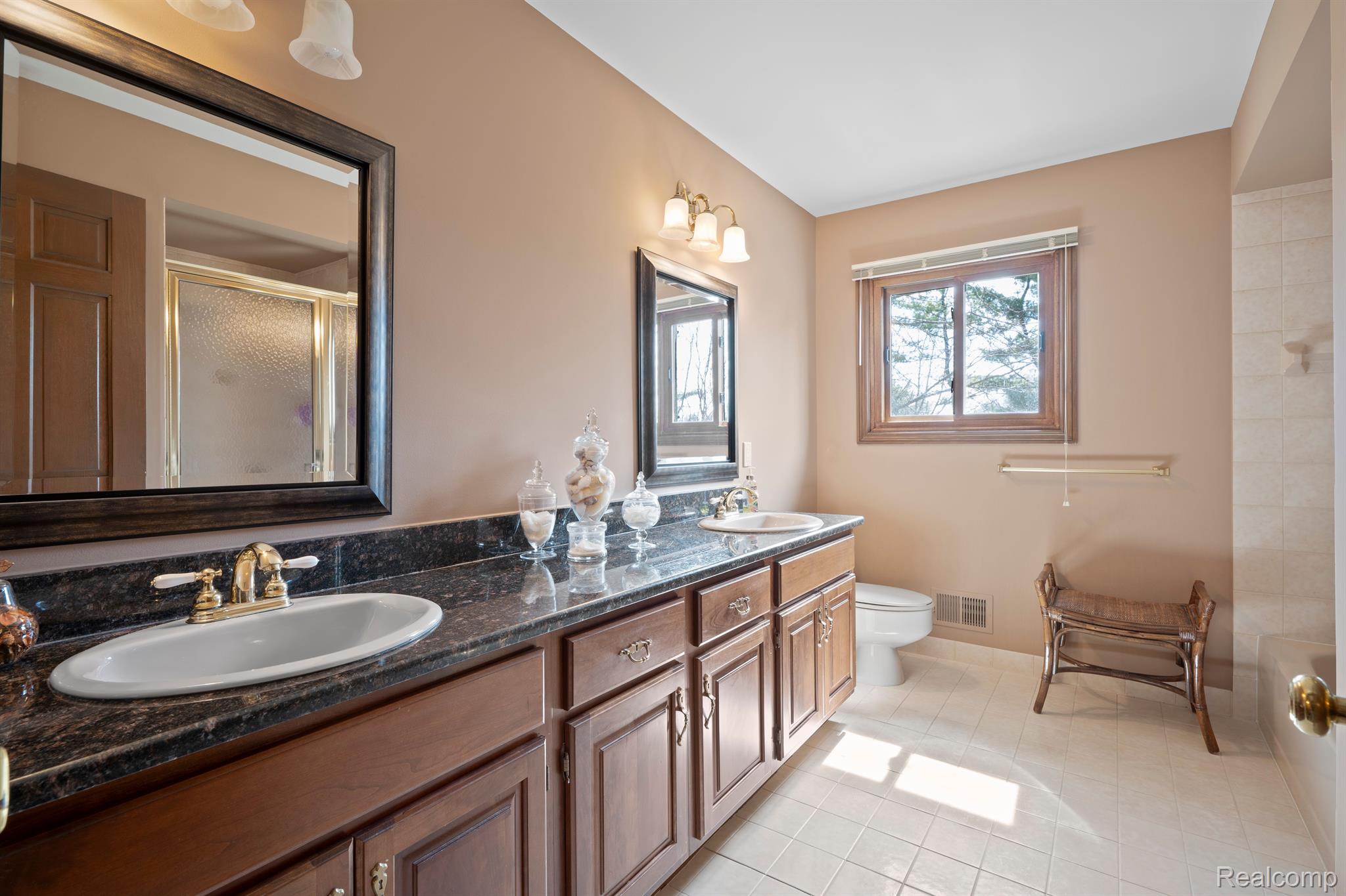 415 W HICKORY GROVE Road