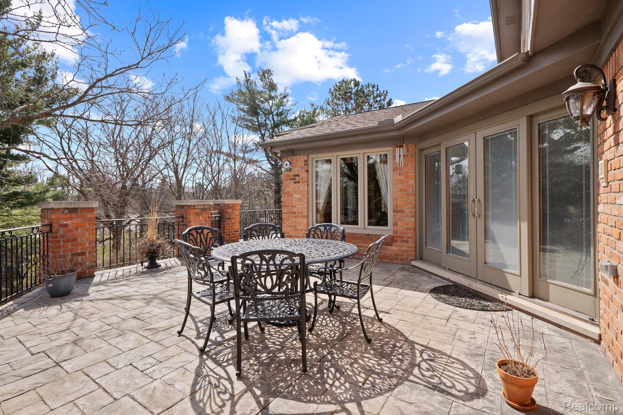 415 W HICKORY GROVE Road