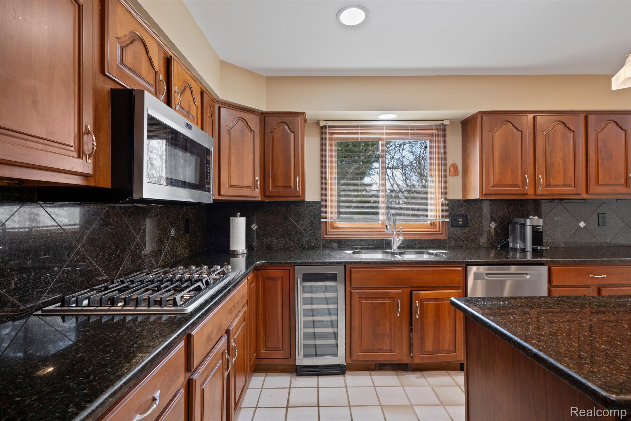 415 W HICKORY GROVE Road