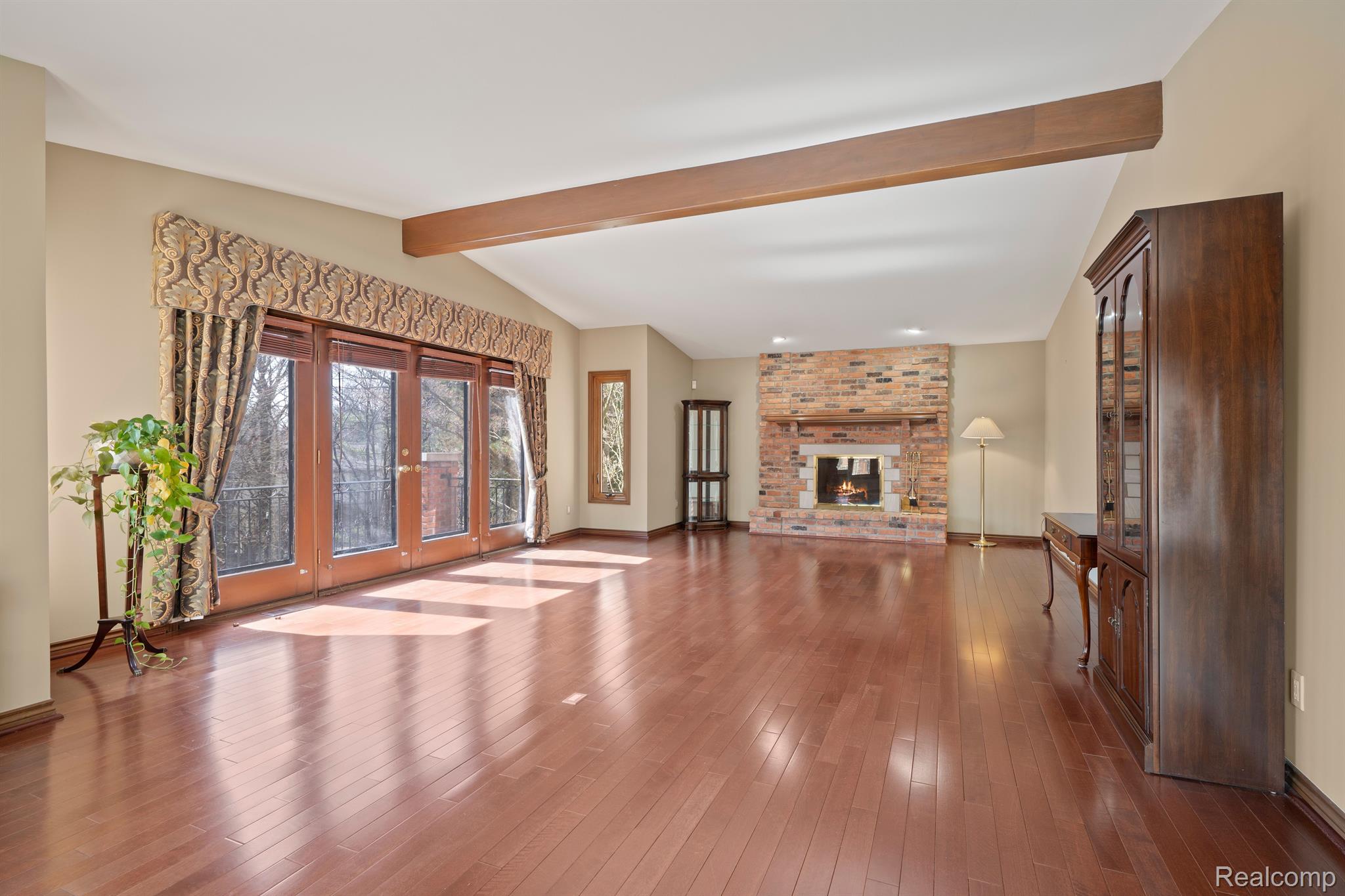 415 W HICKORY GROVE Road