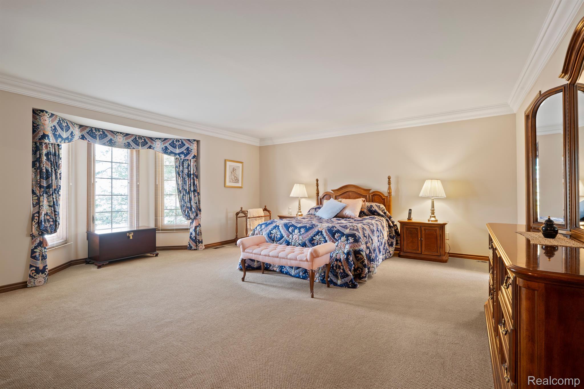 415 W HICKORY GROVE Road