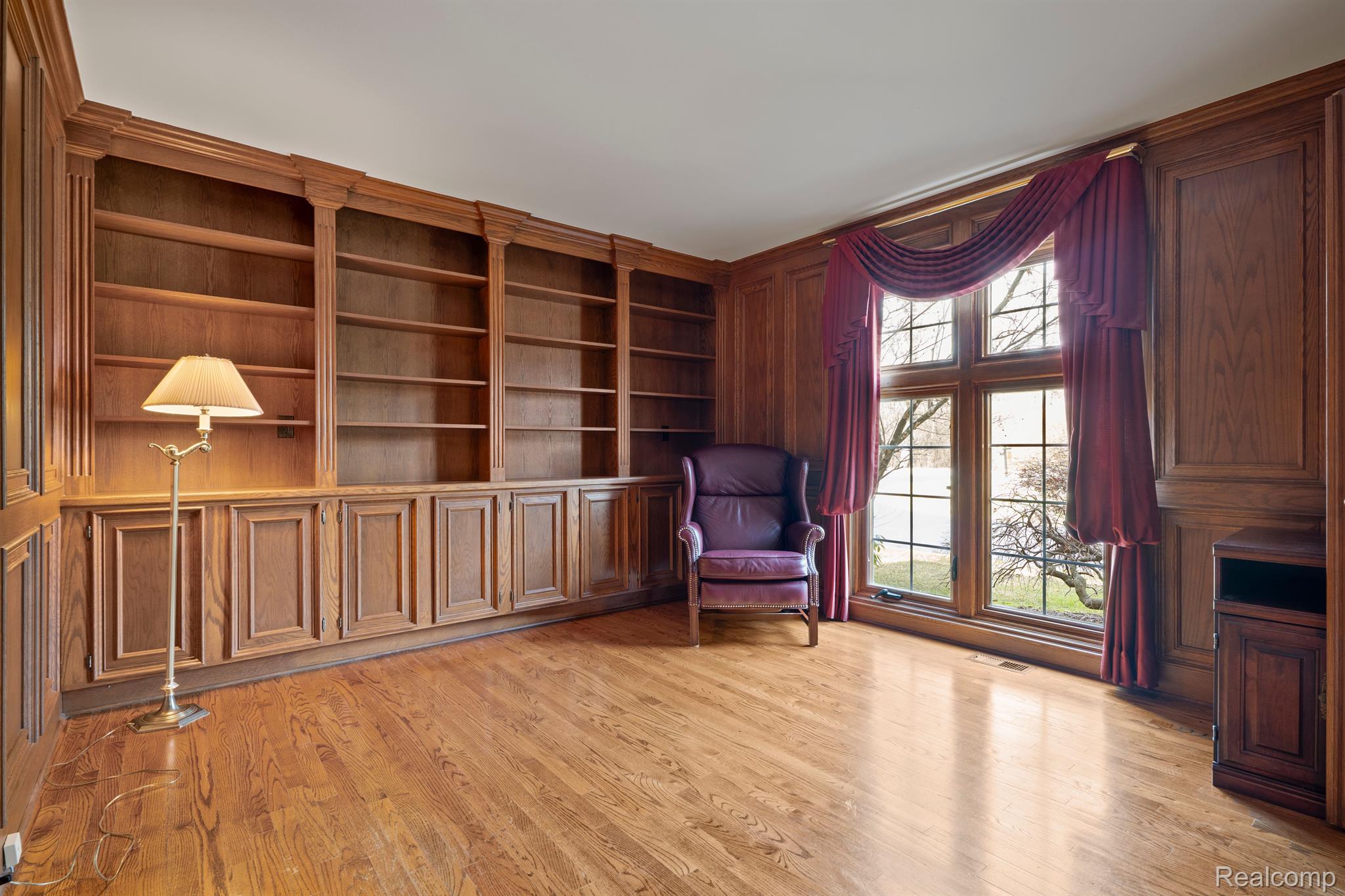 415 W HICKORY GROVE Road