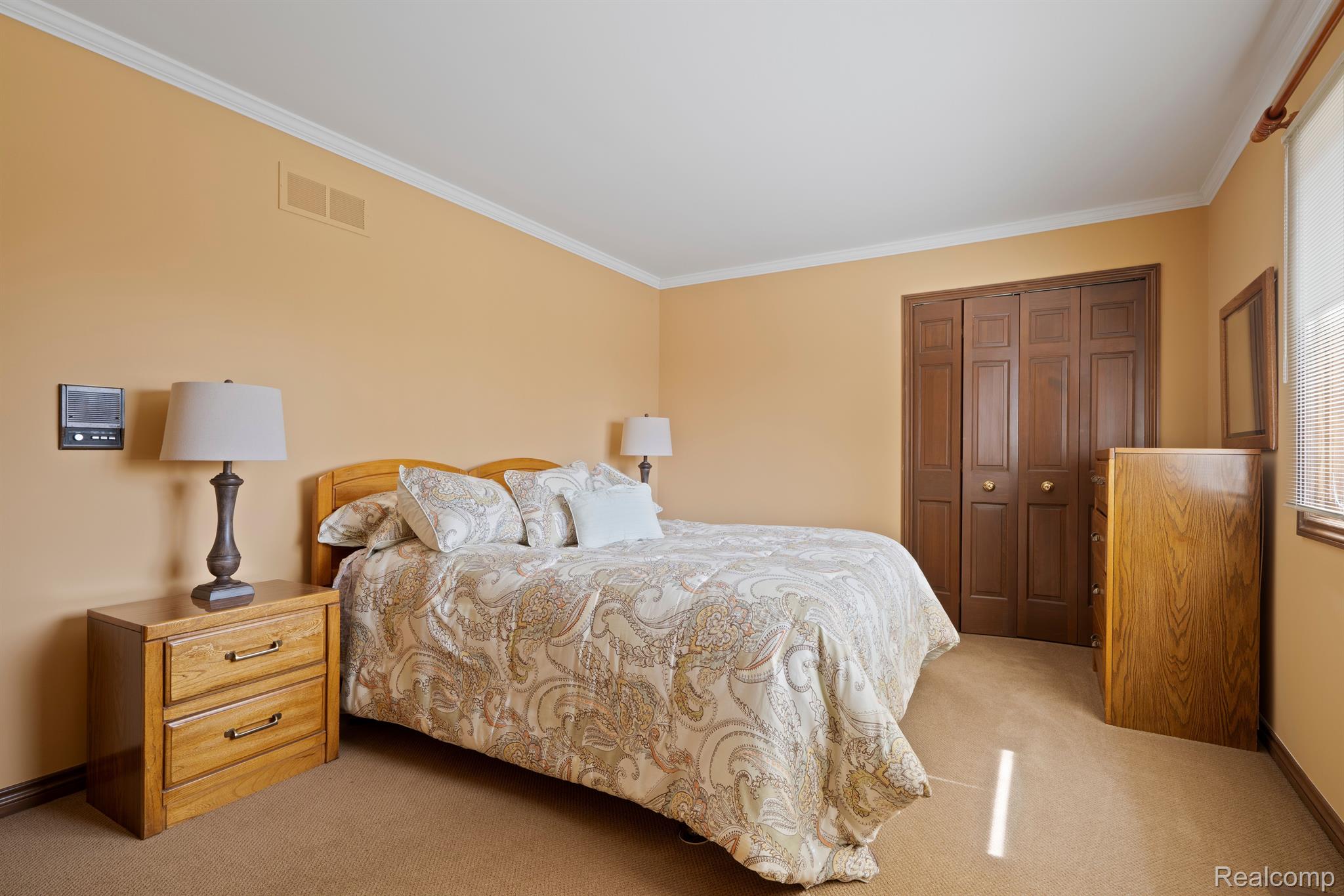 415 W HICKORY GROVE Road